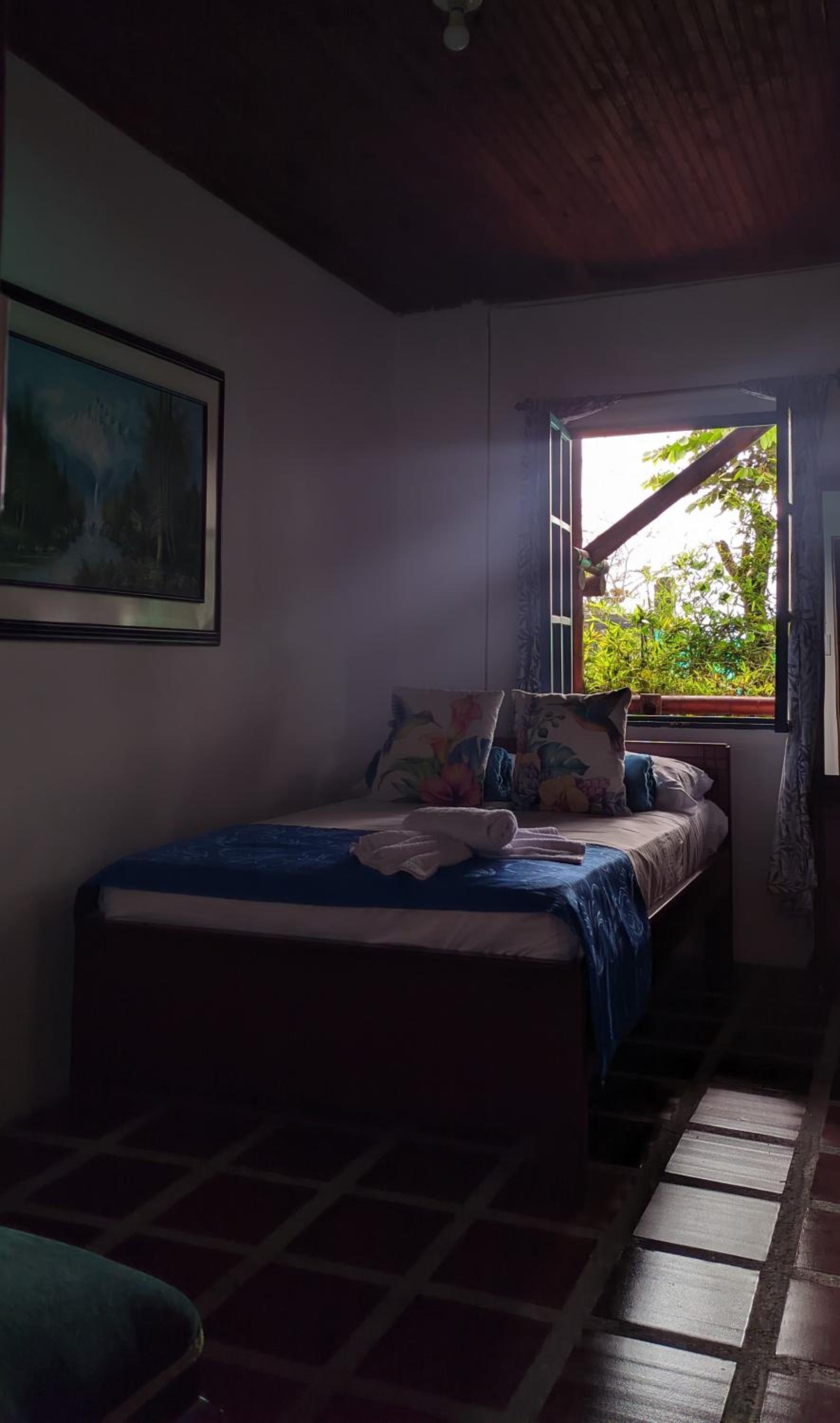 Queen Room photo 2