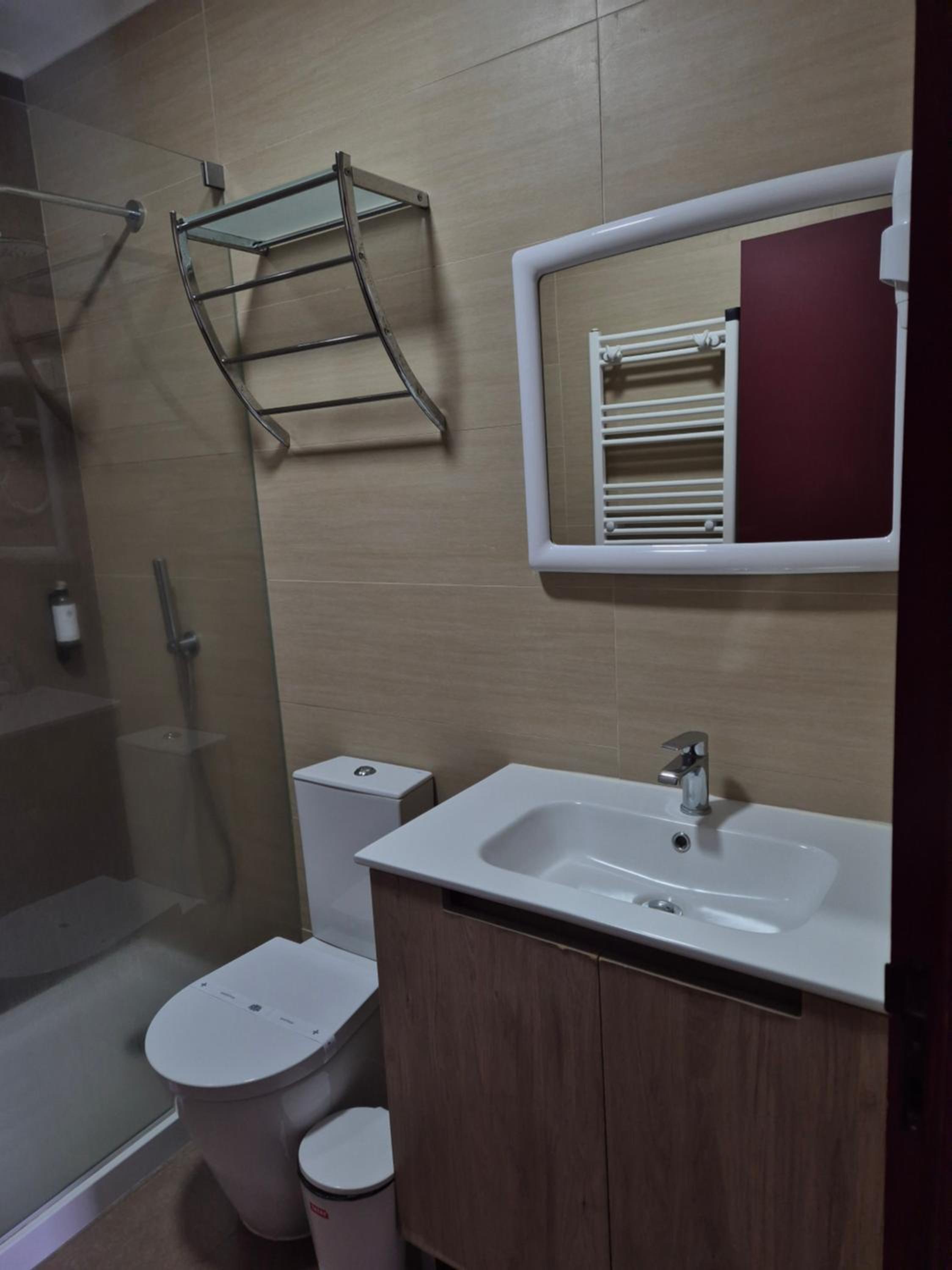 Standard Suite - Photo 4