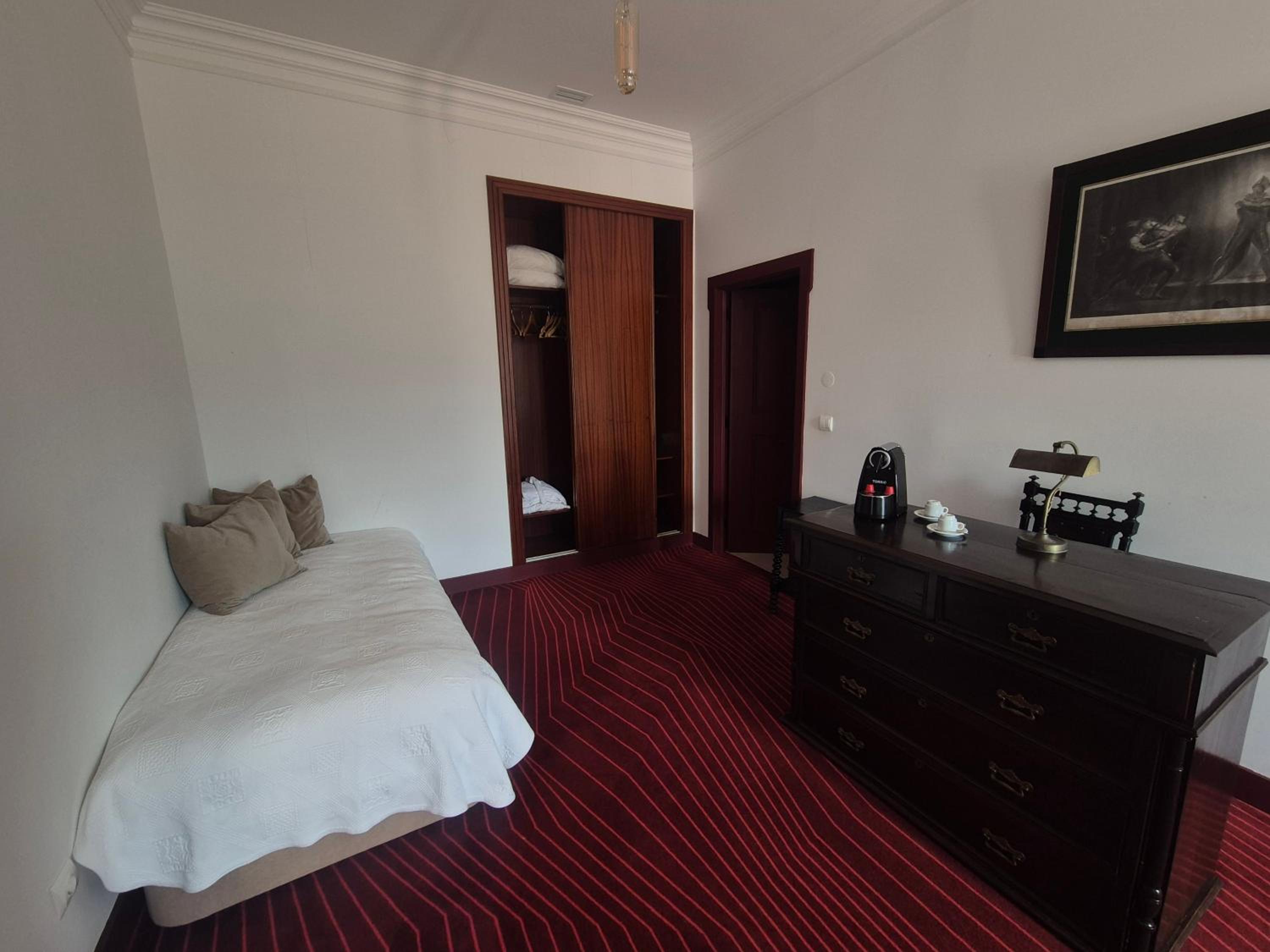 Executive Suite - Photo 6