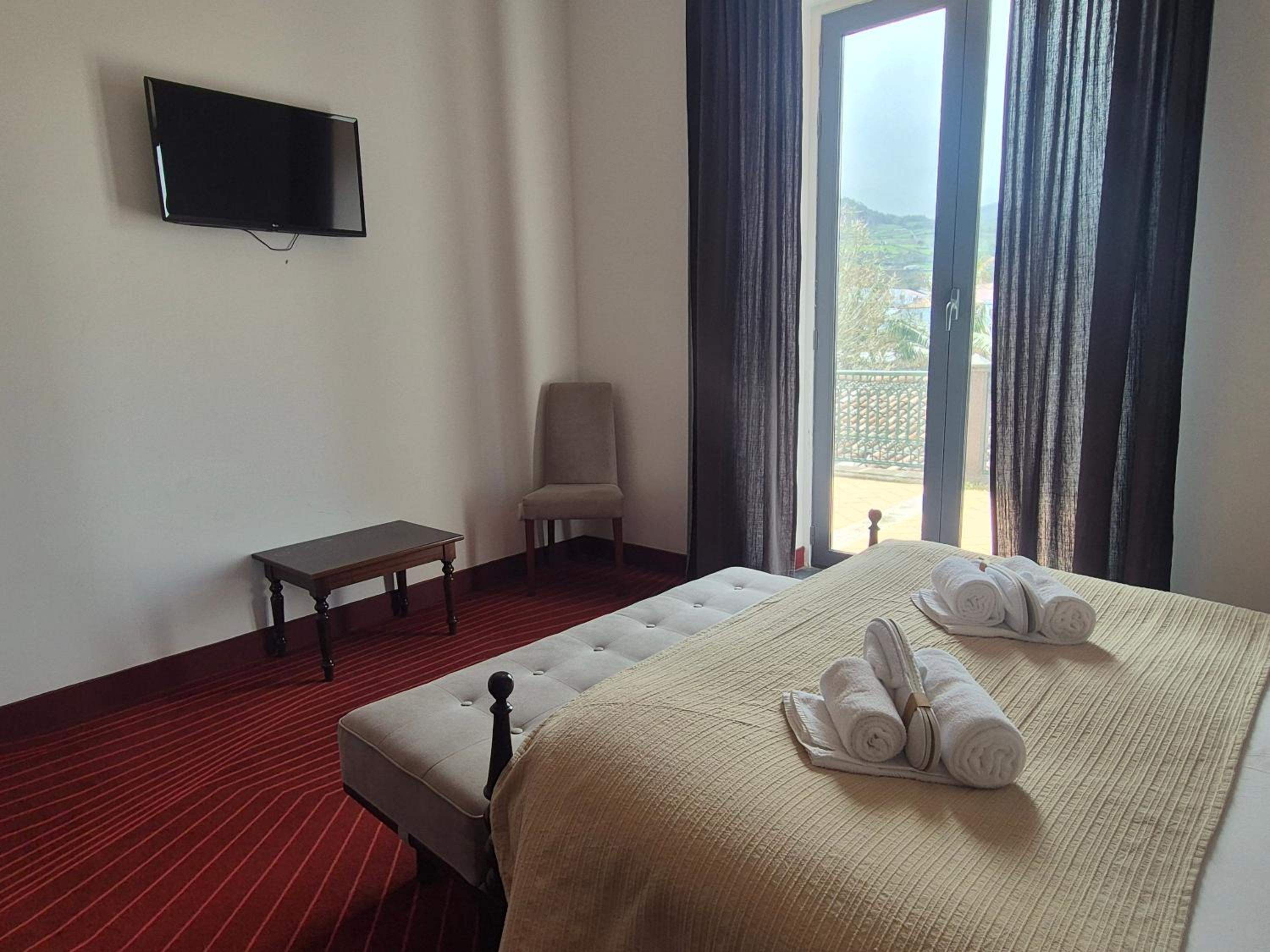Executive Suite - Photo 4