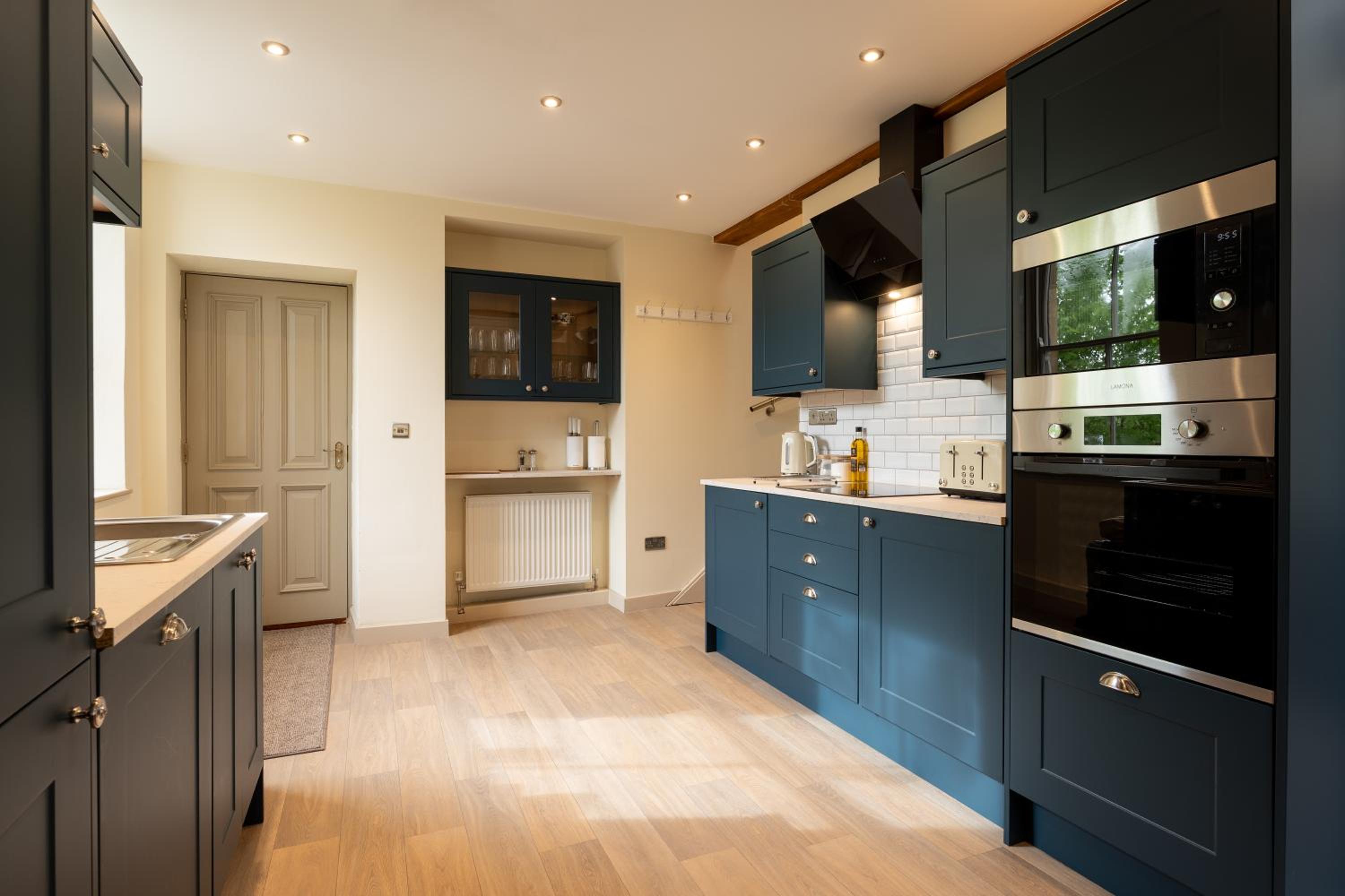  6 Delabere House photo 3