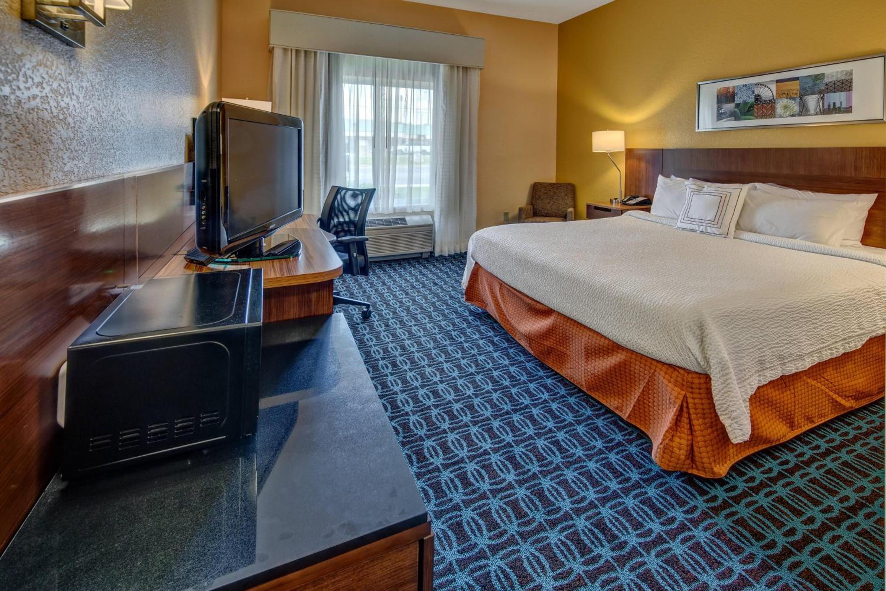 King Suite with Sofa Bed - Hearing Accessible