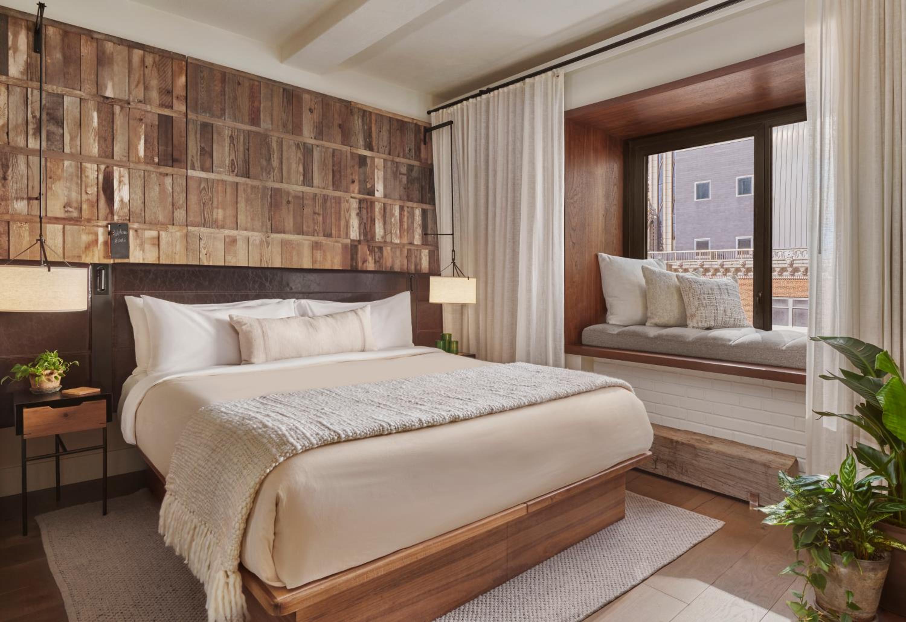 Suite with City View photo 1
