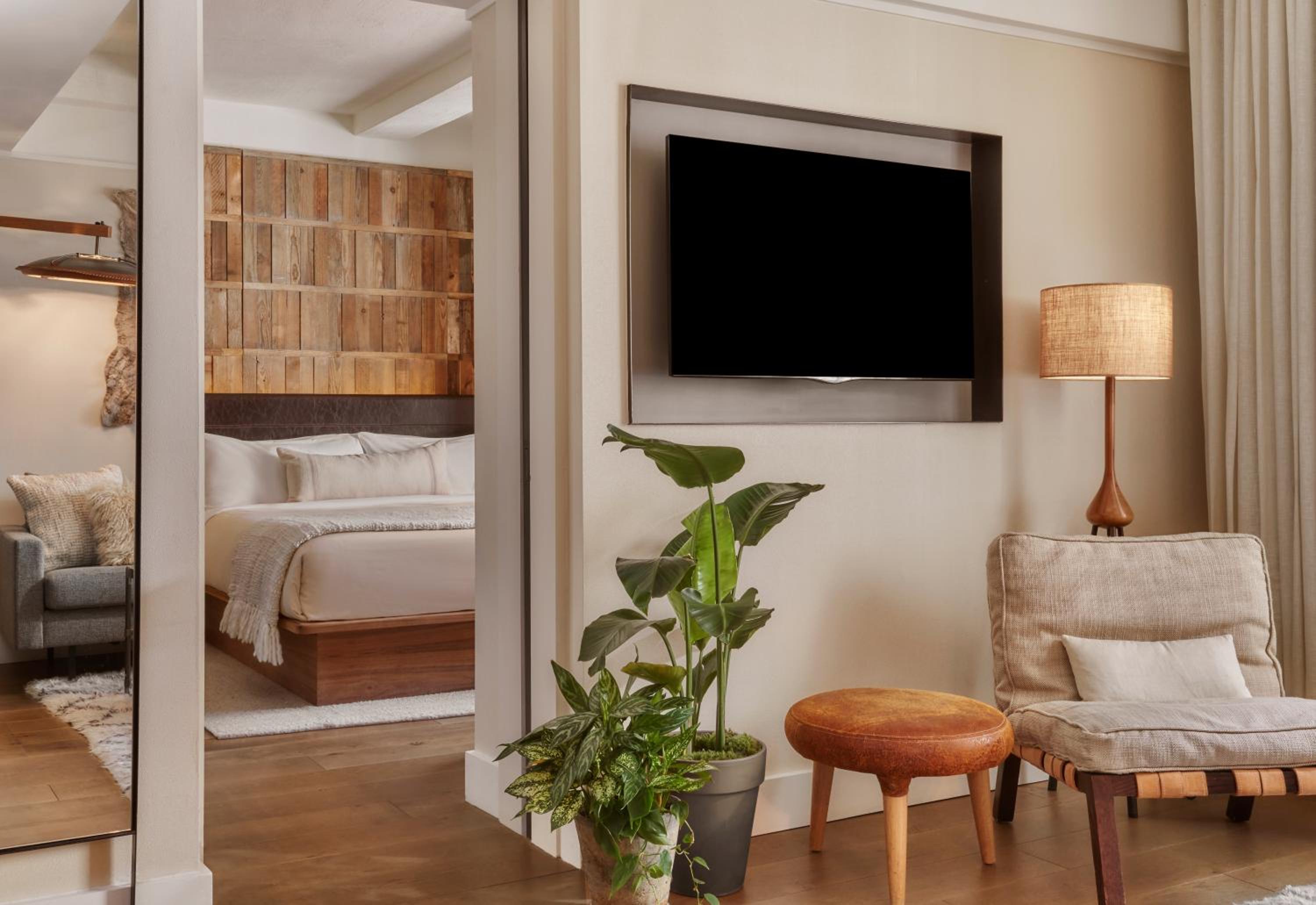 Suite with City View photo 3