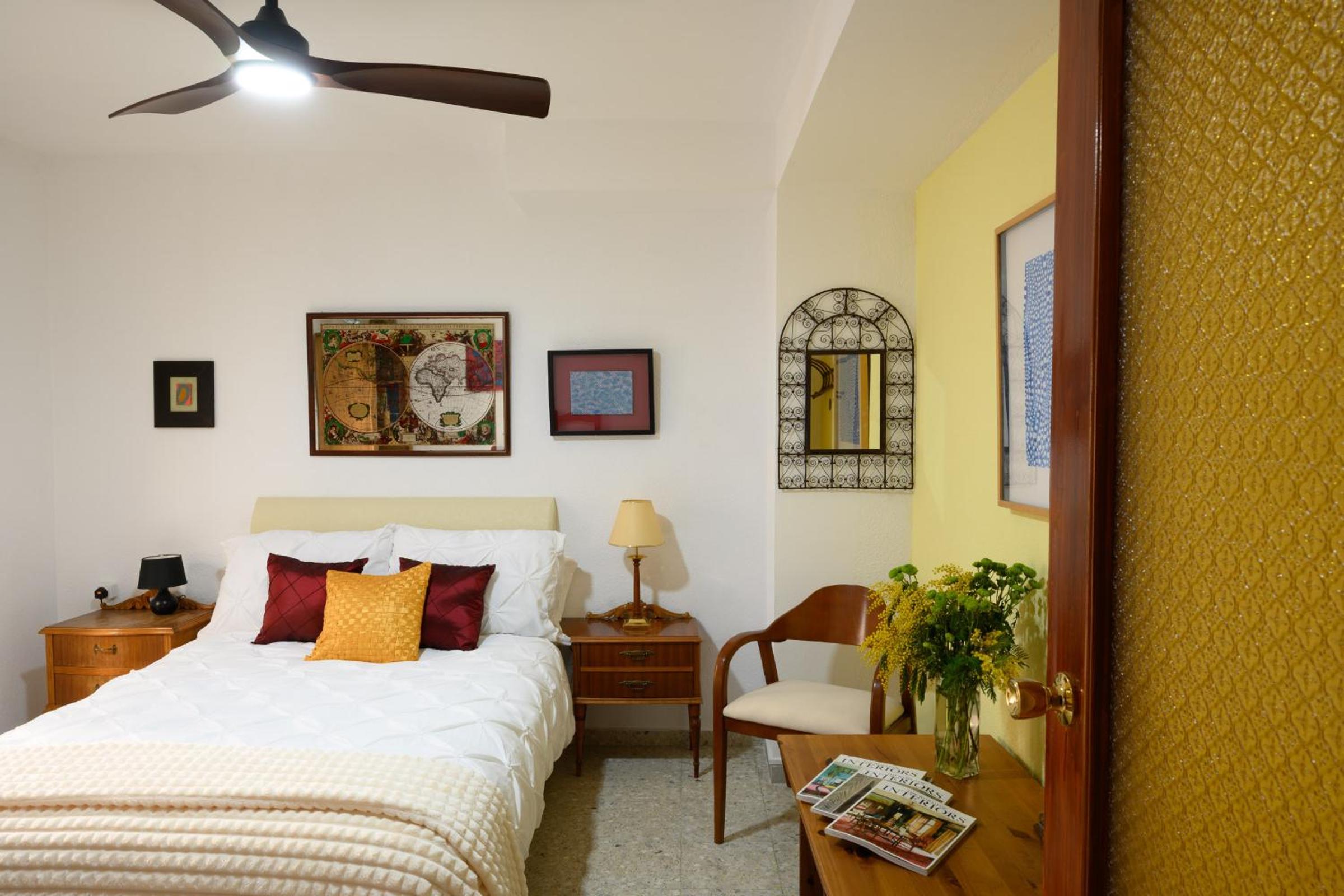 Economy Double Room with Shared Bathroom