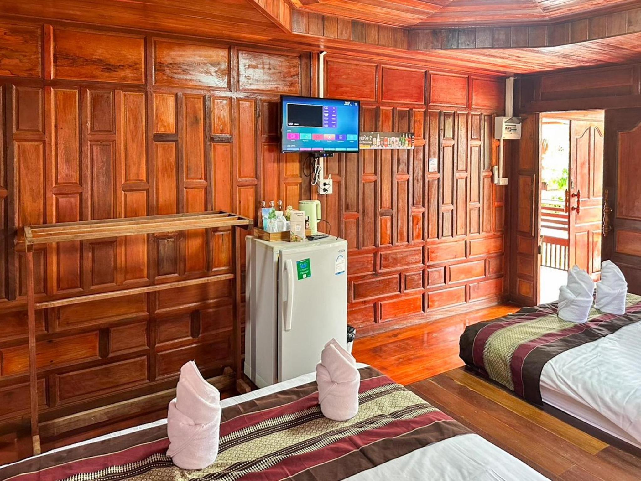Executive Queen Room with Two Queen Beds photo 3
