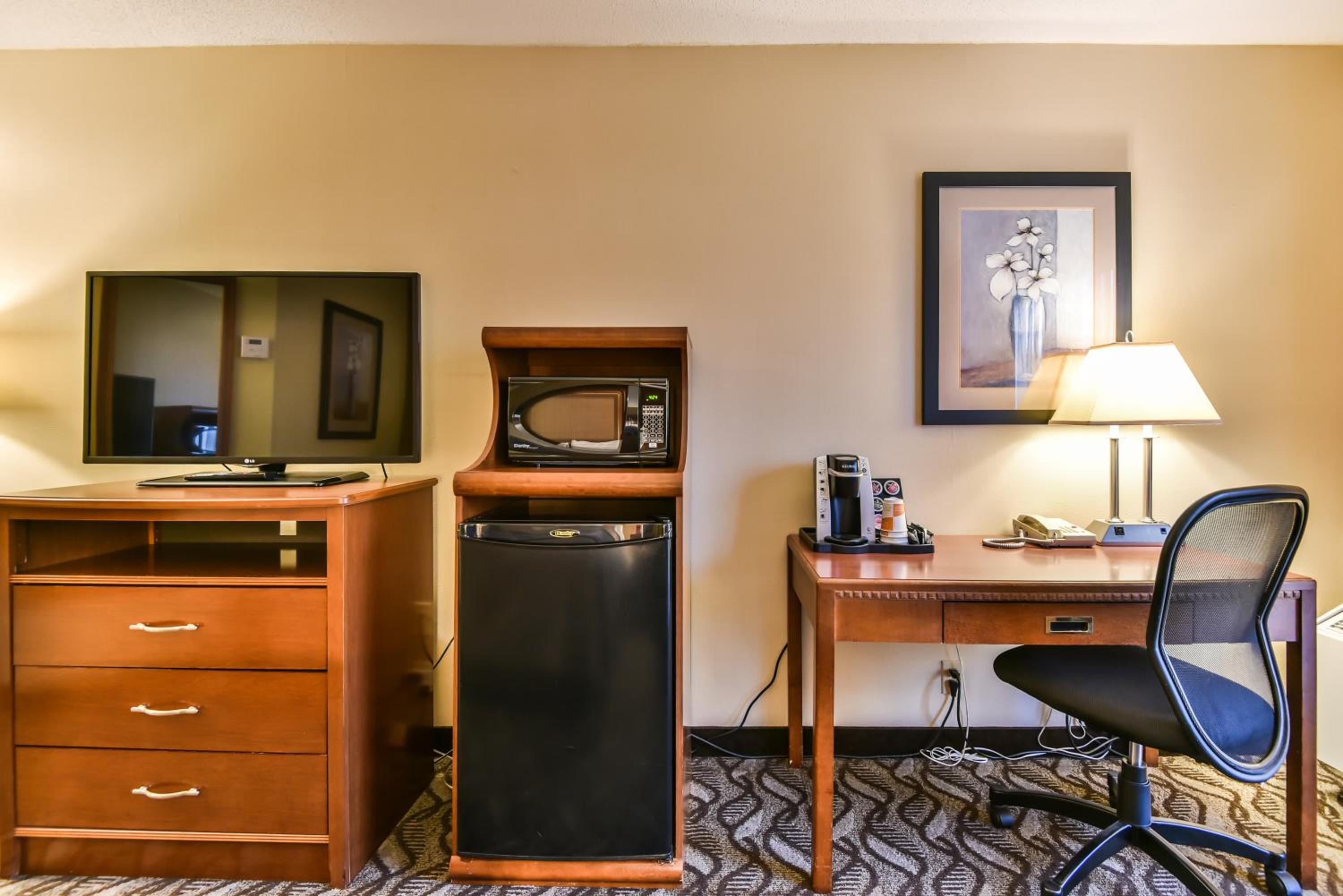 King Room - Upper Floor/Not Pet Friendly/Non-Smoking - Photo 2