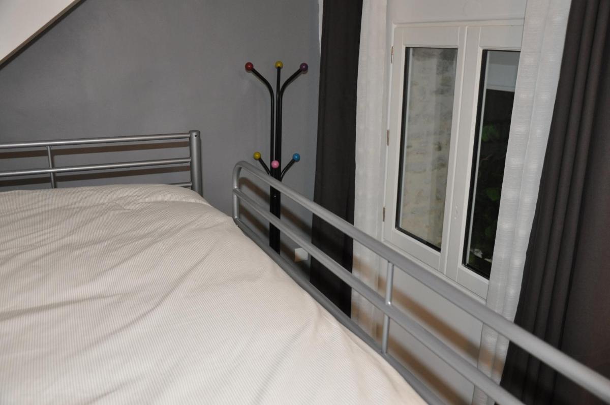 Three-Bedroom House - Photo 11