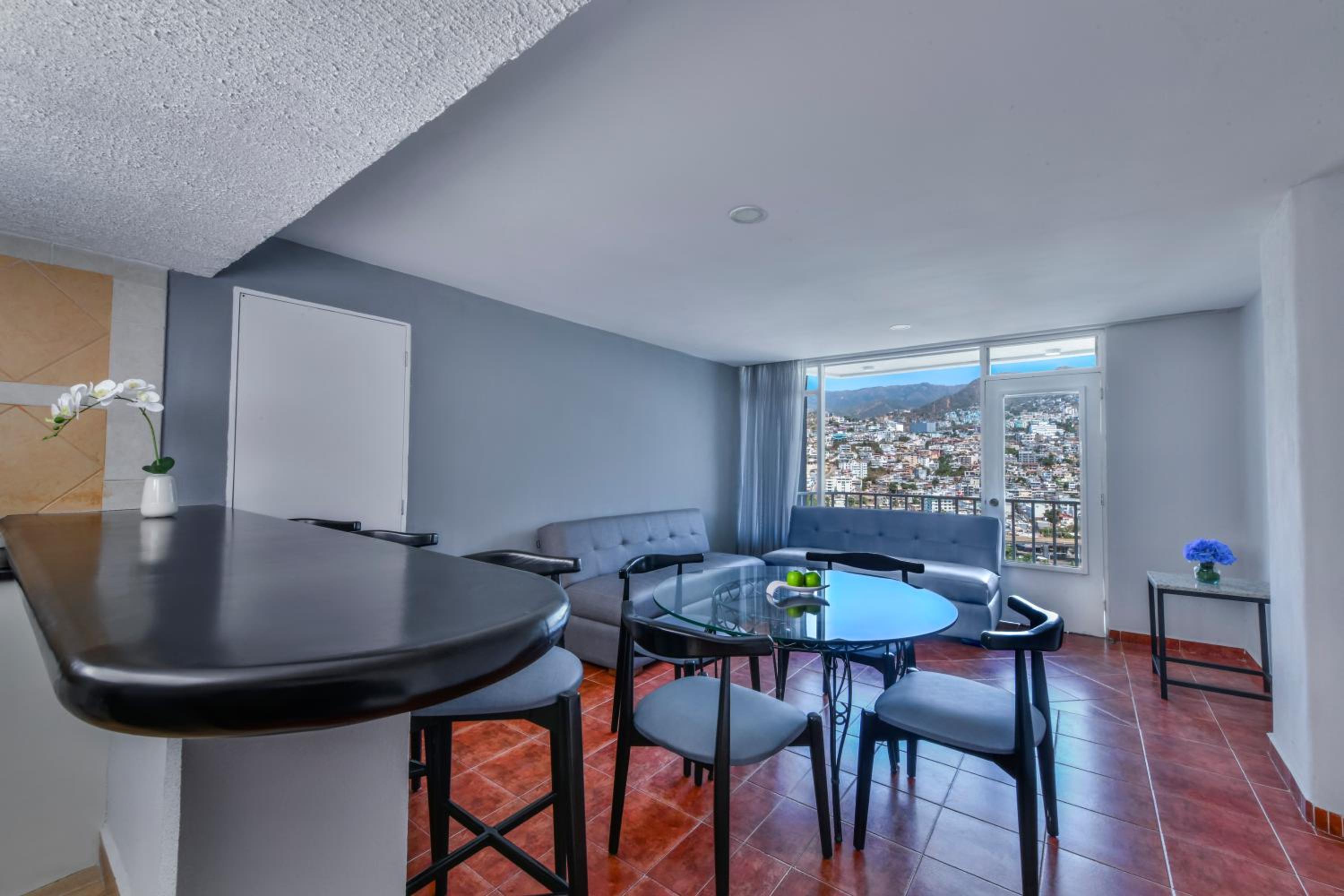 Suite with Mountain View - Photo 5