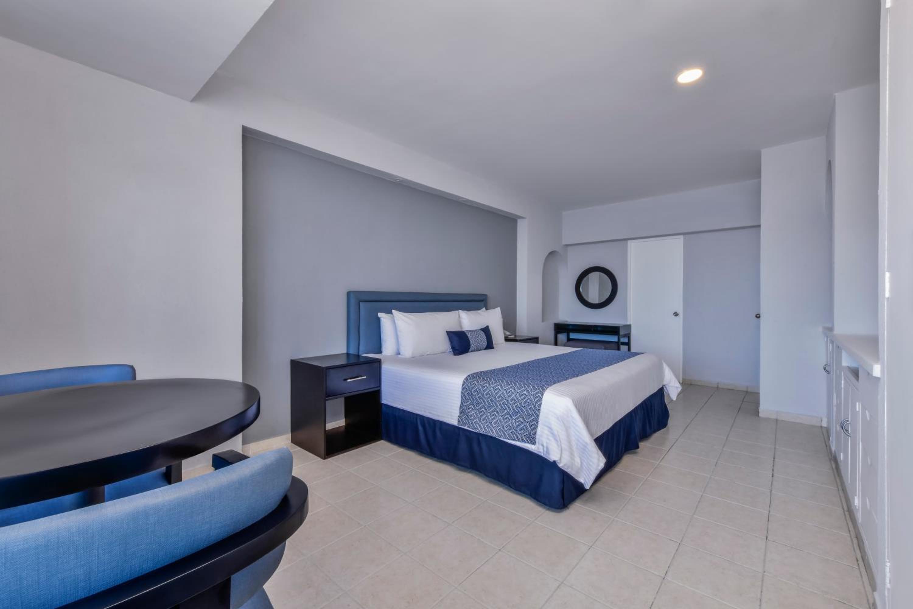 Suite with Mountain View - Photo 6