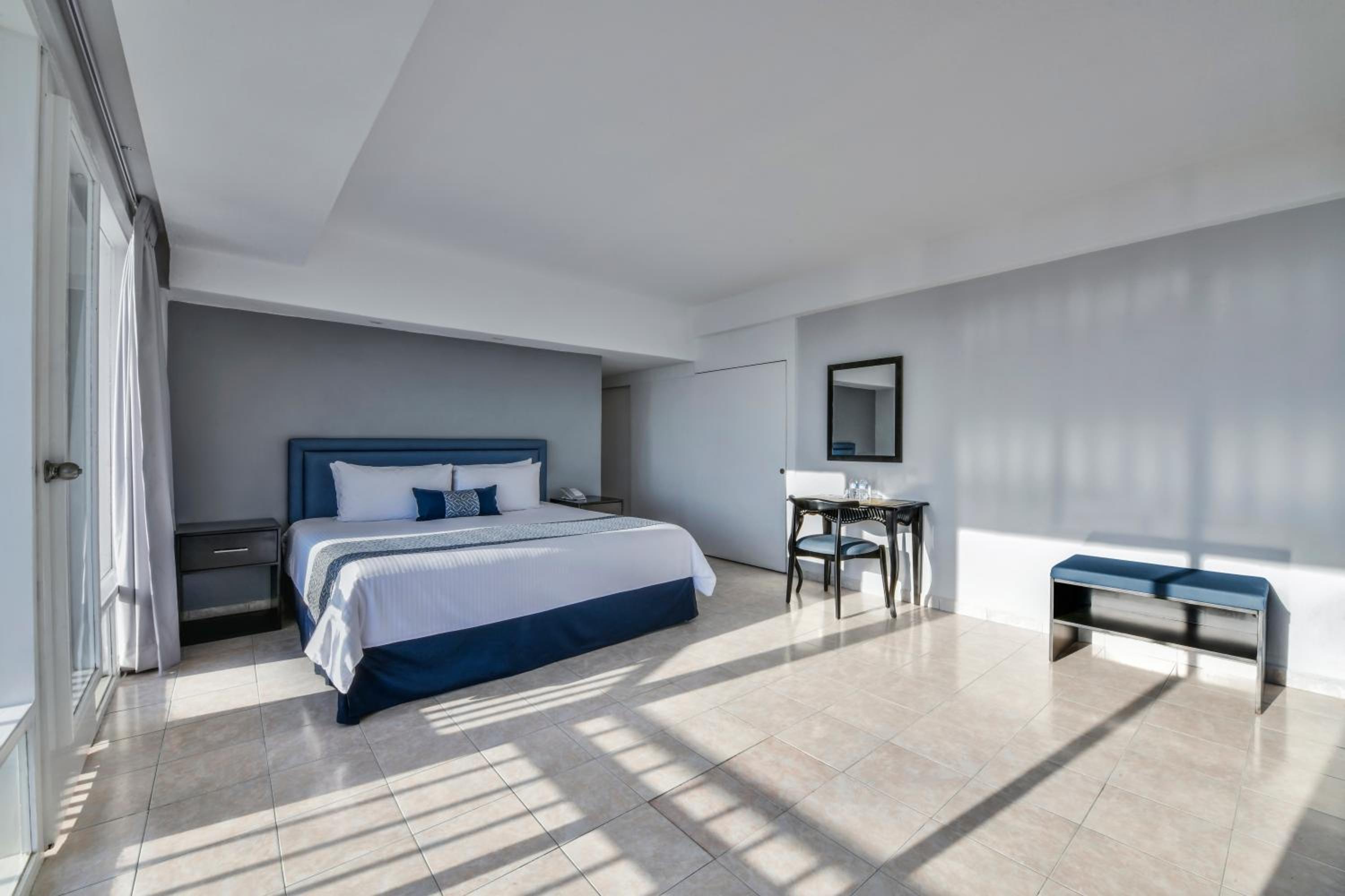 Queen Room with Sea View