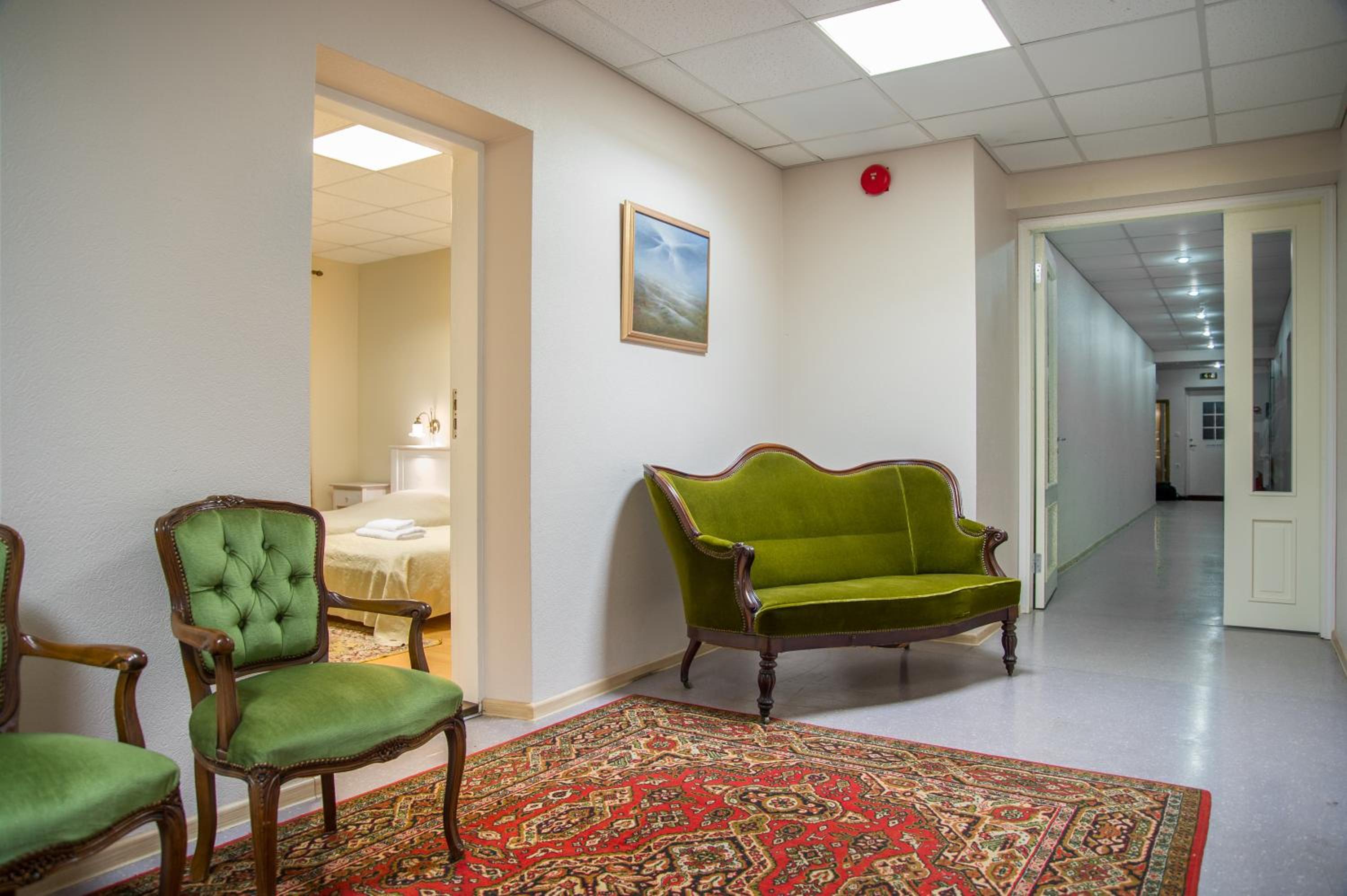Twin Room with Sofa and Private Bathroom photo 3