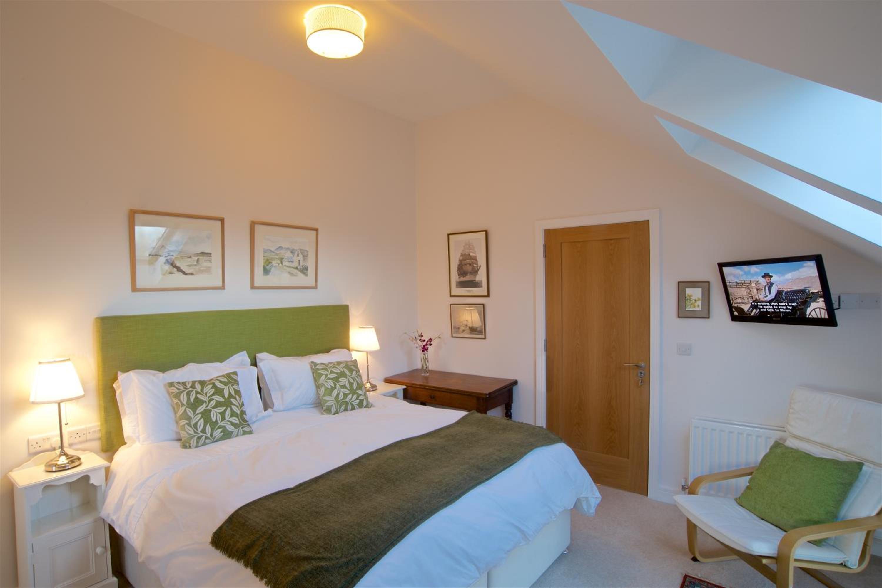 Deluxe King Room photo 3