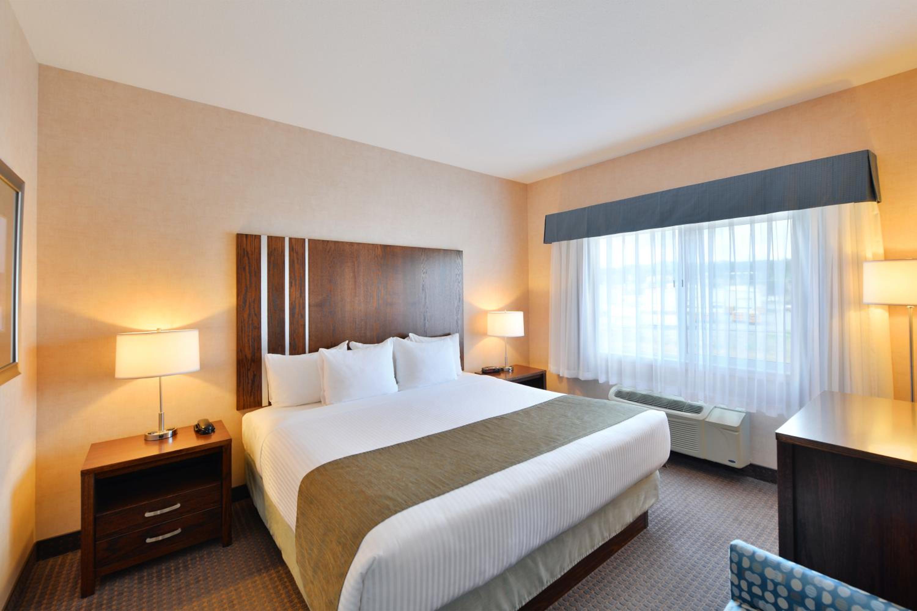Queen Room - Mobility Access