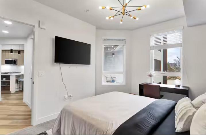 One-Bedroom Apartment with Balcony photo 1