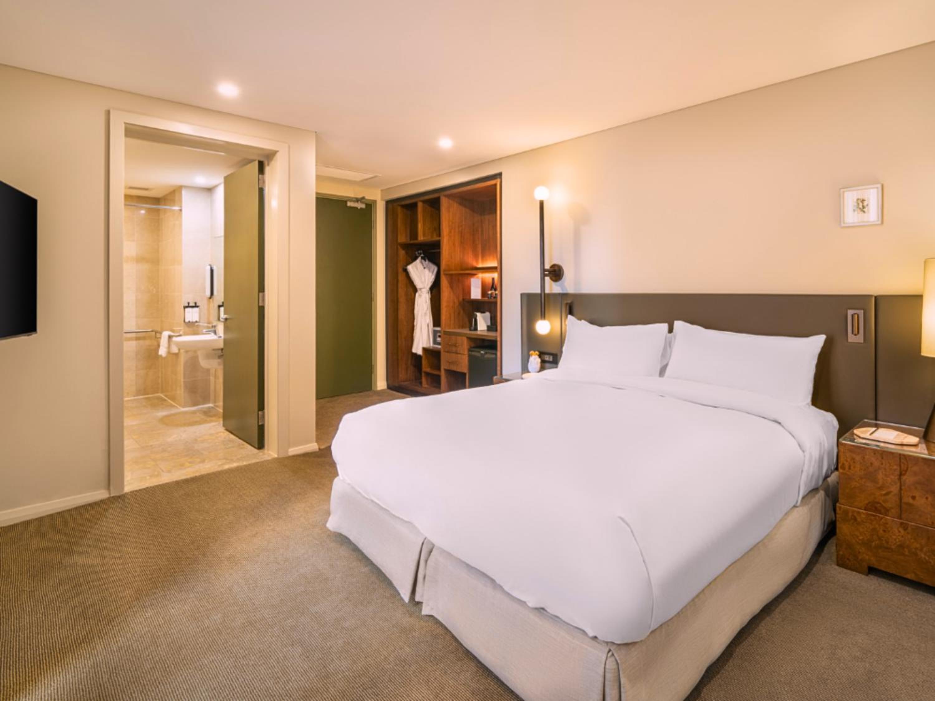 Classic King Room - Mobility Access