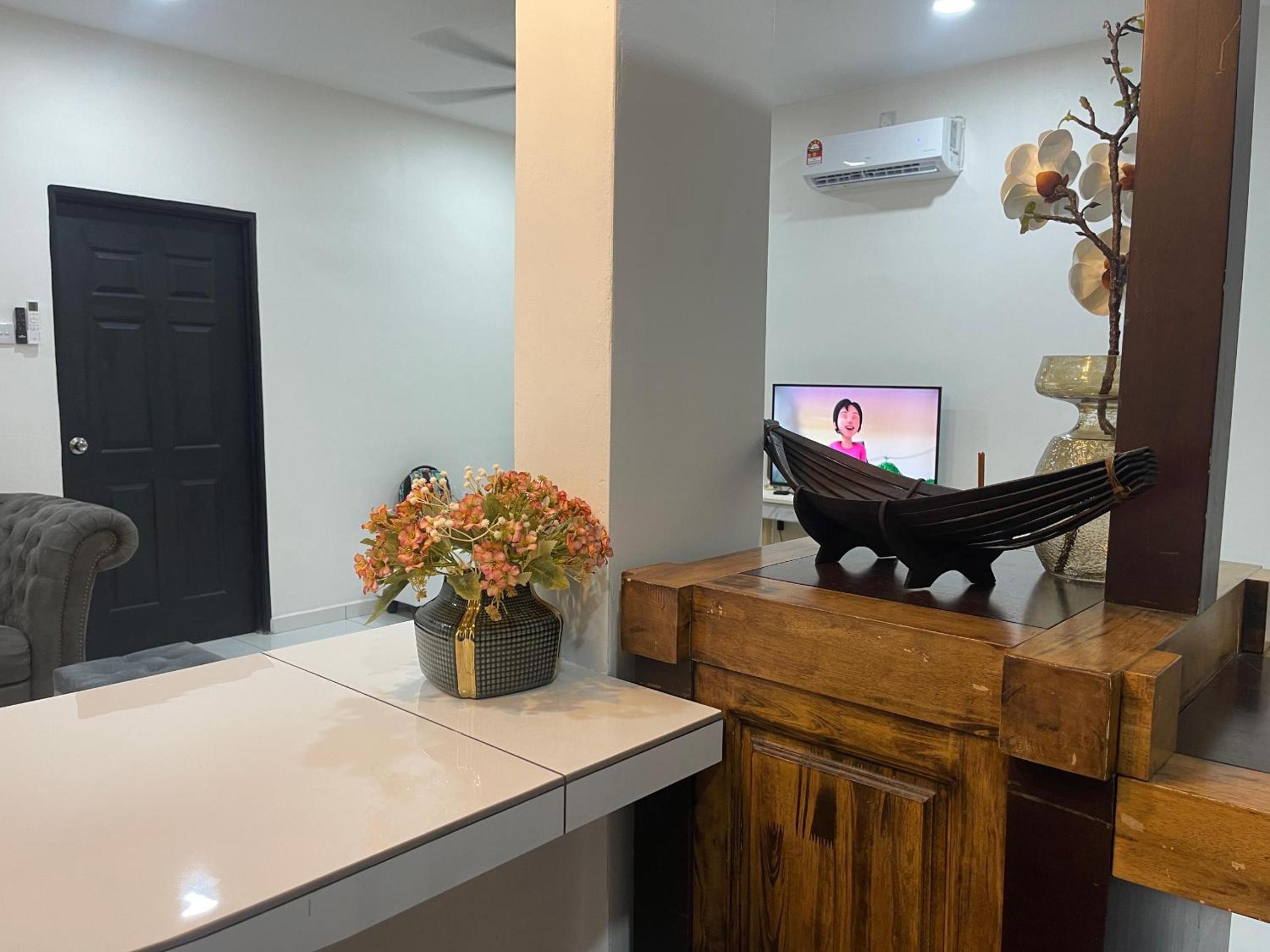 One-Bedroom House photo 1