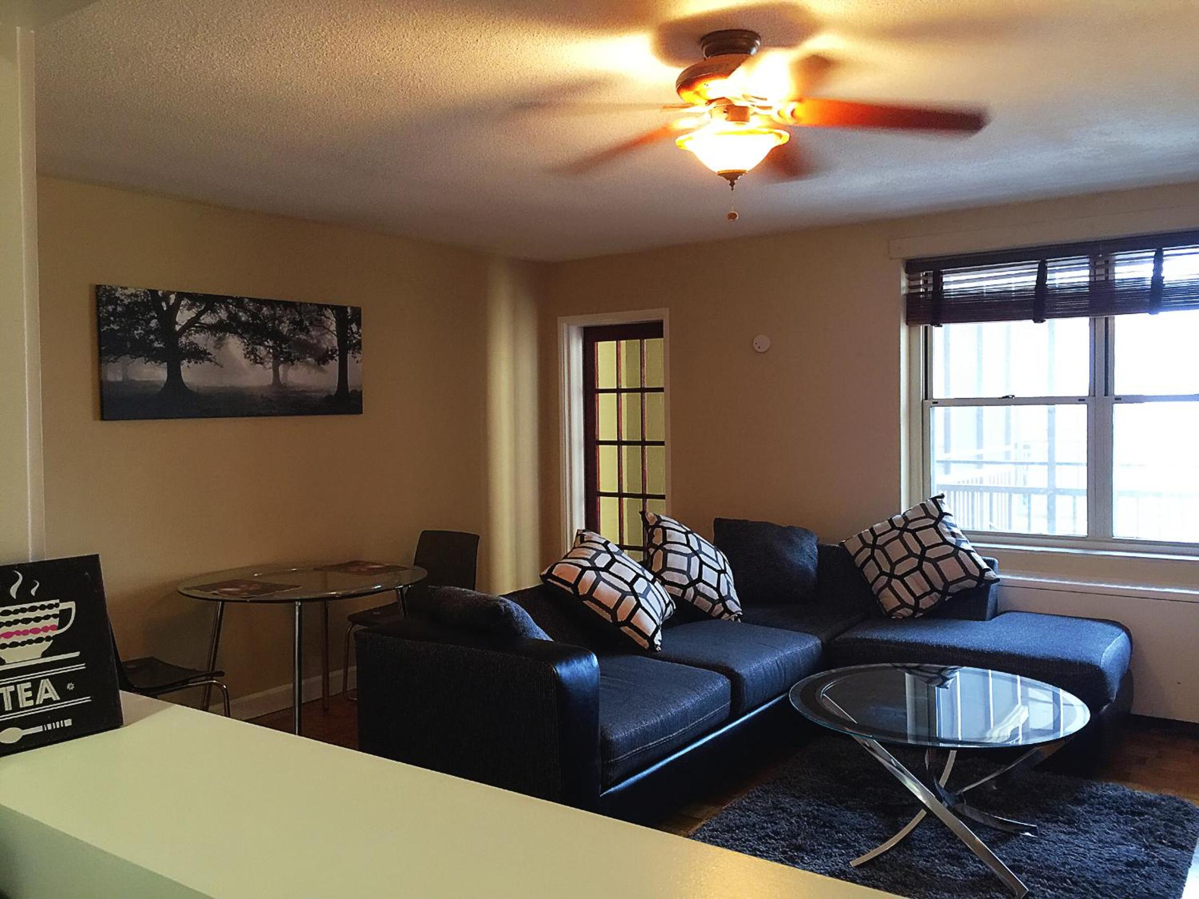 One-Bedroom Apartment - Photo 1