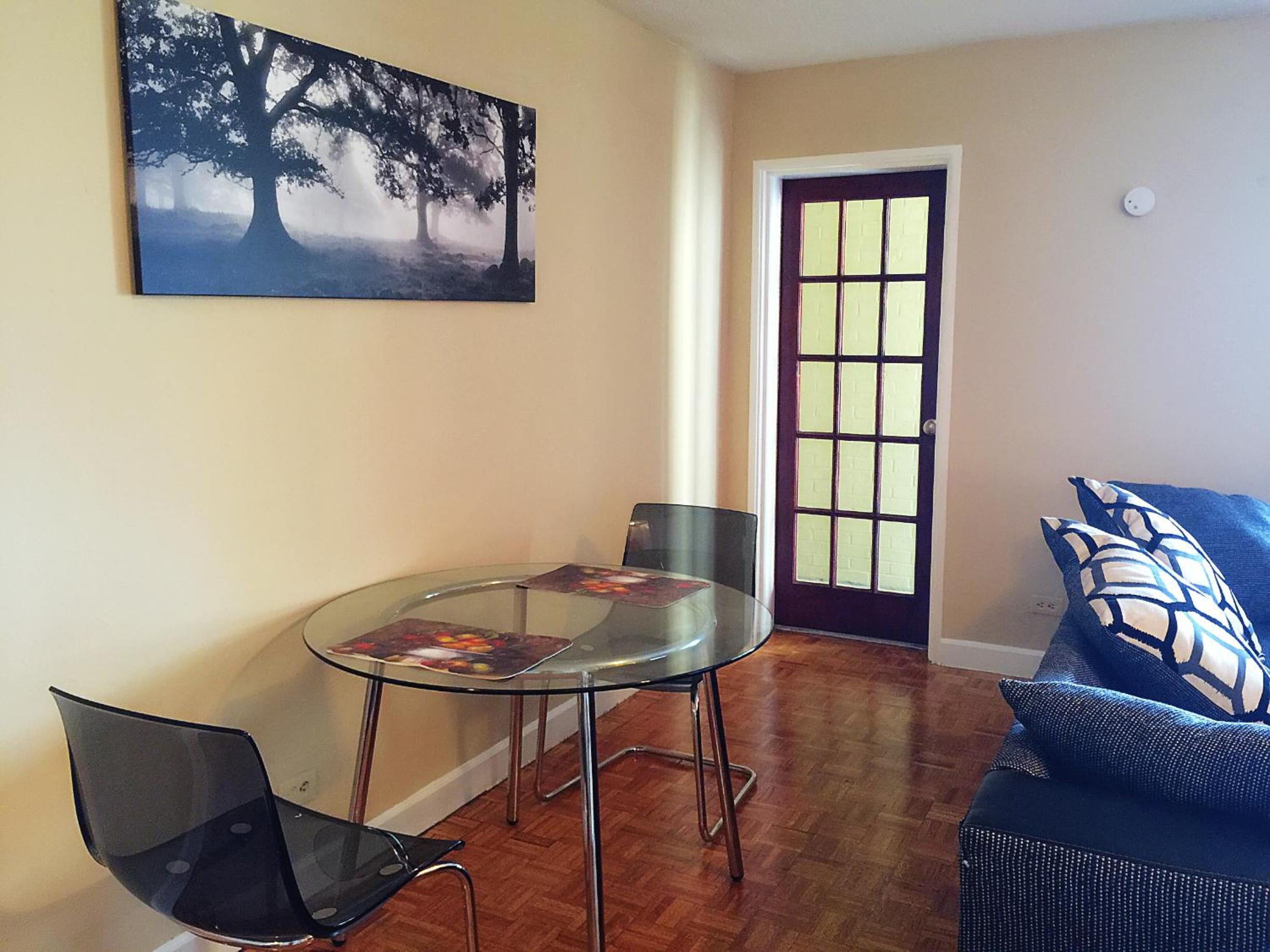One-Bedroom Apartment - Photo 6