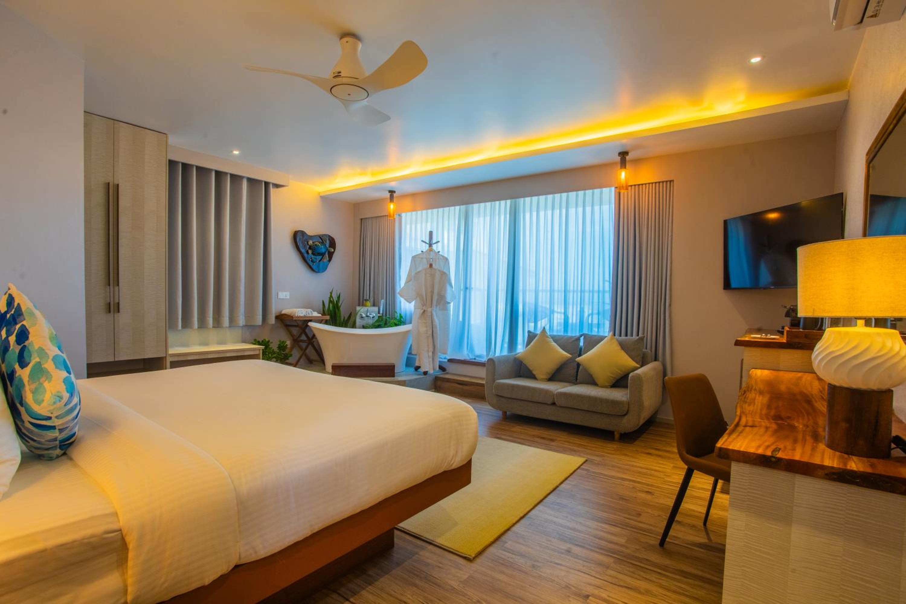 King Suite with Sea View photo 1