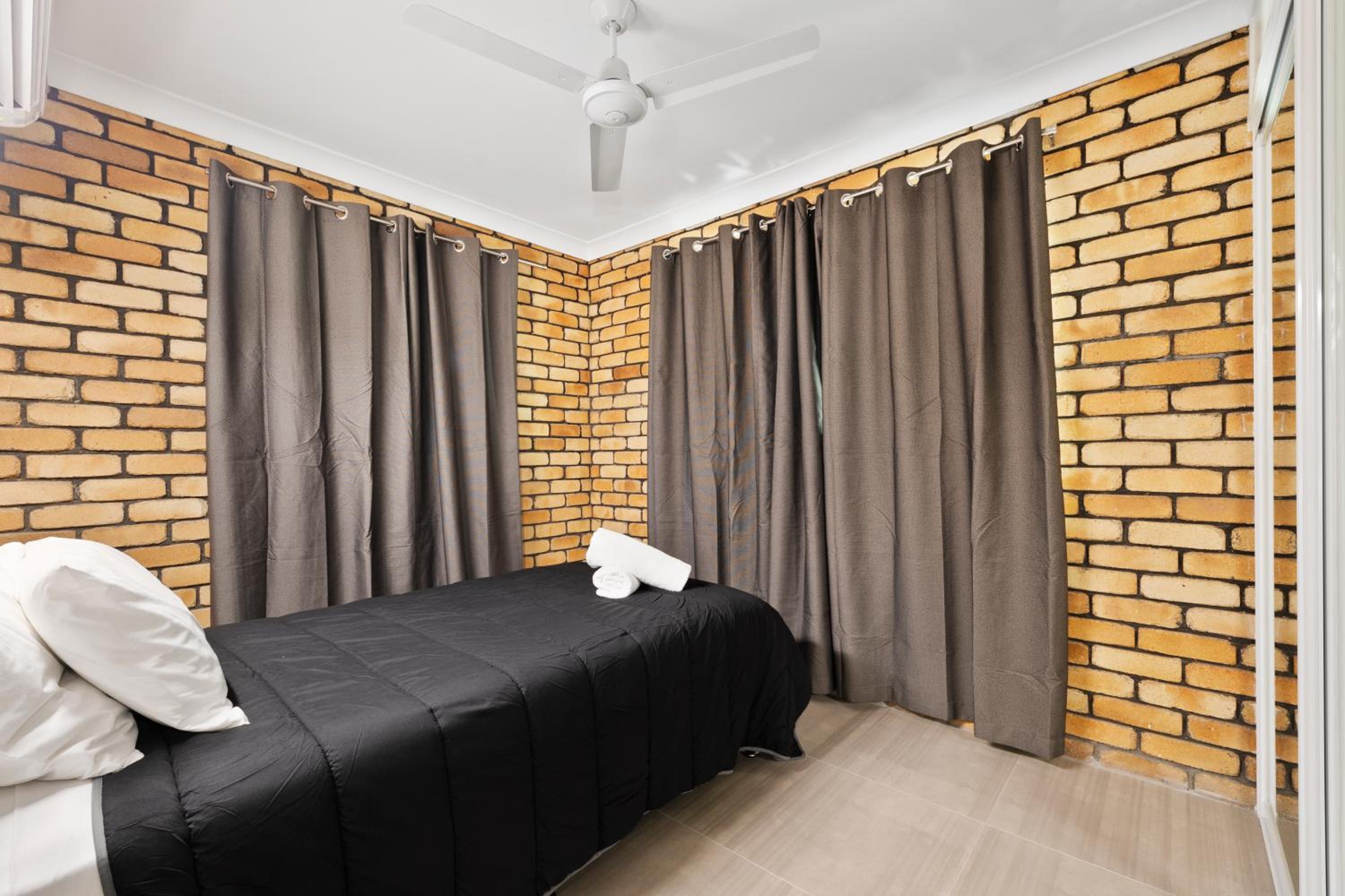 Three Bedroom Residence – No Pets photo 3