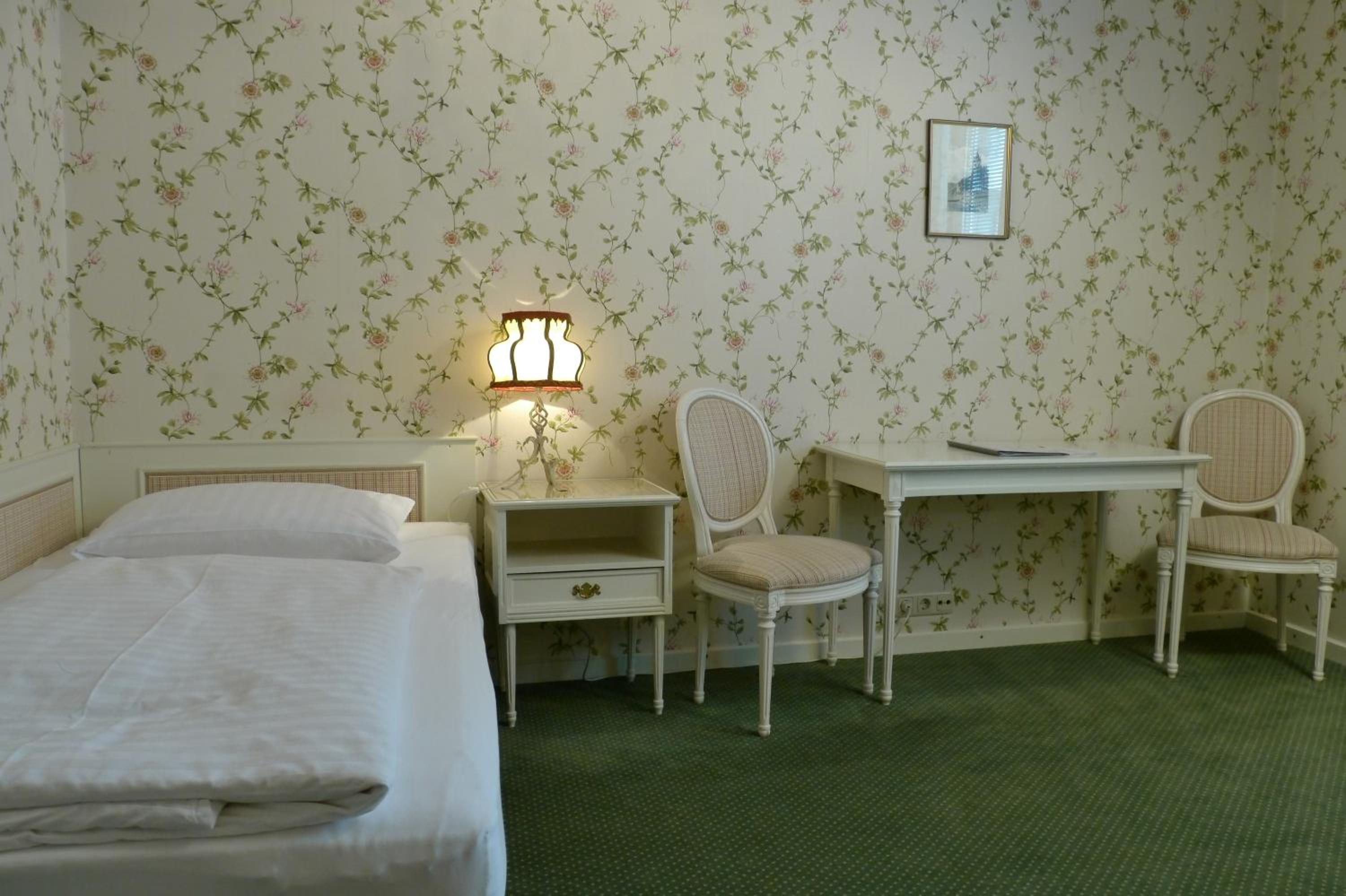 Single Room photo 2