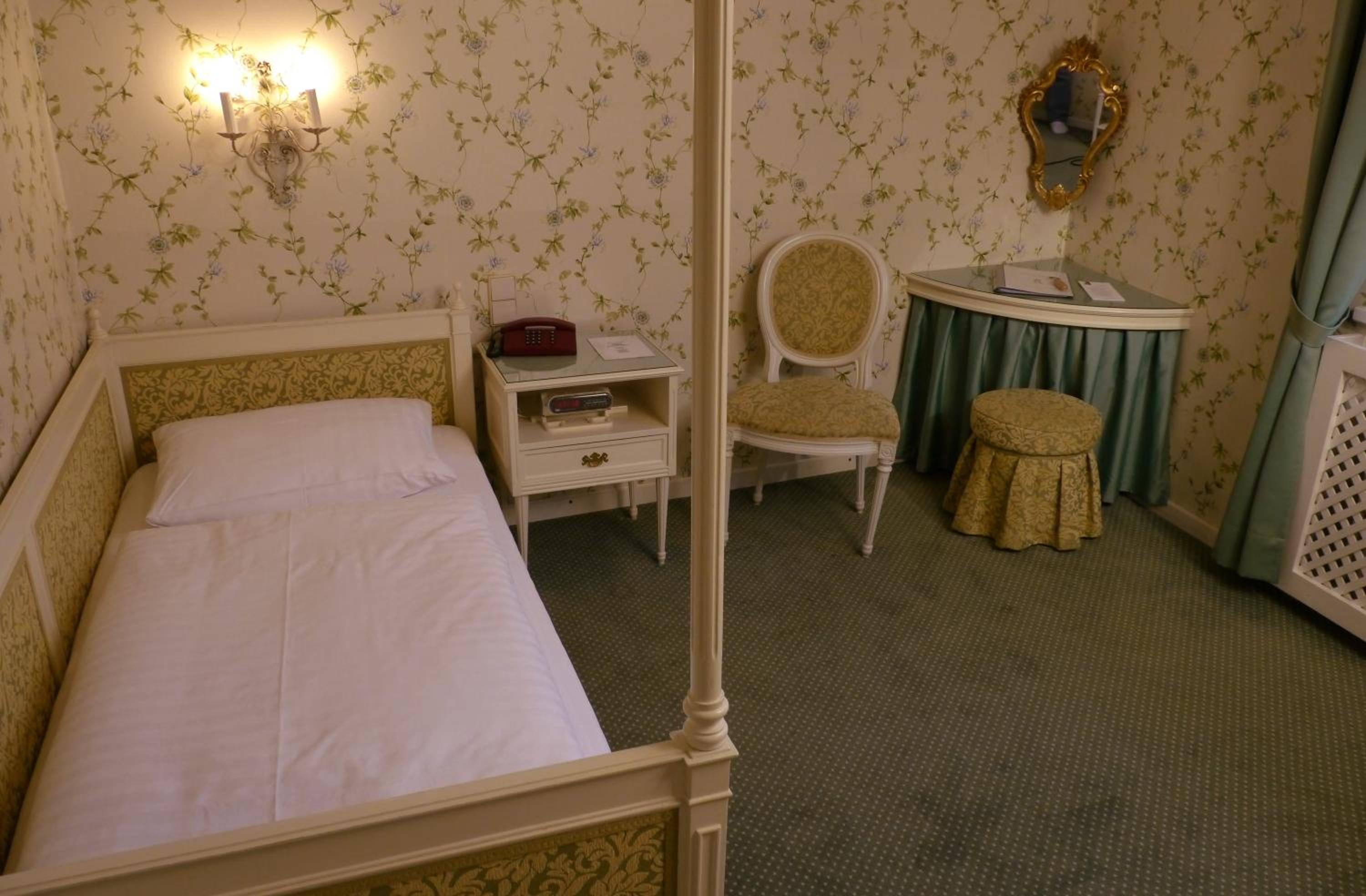 Single Room photo 3