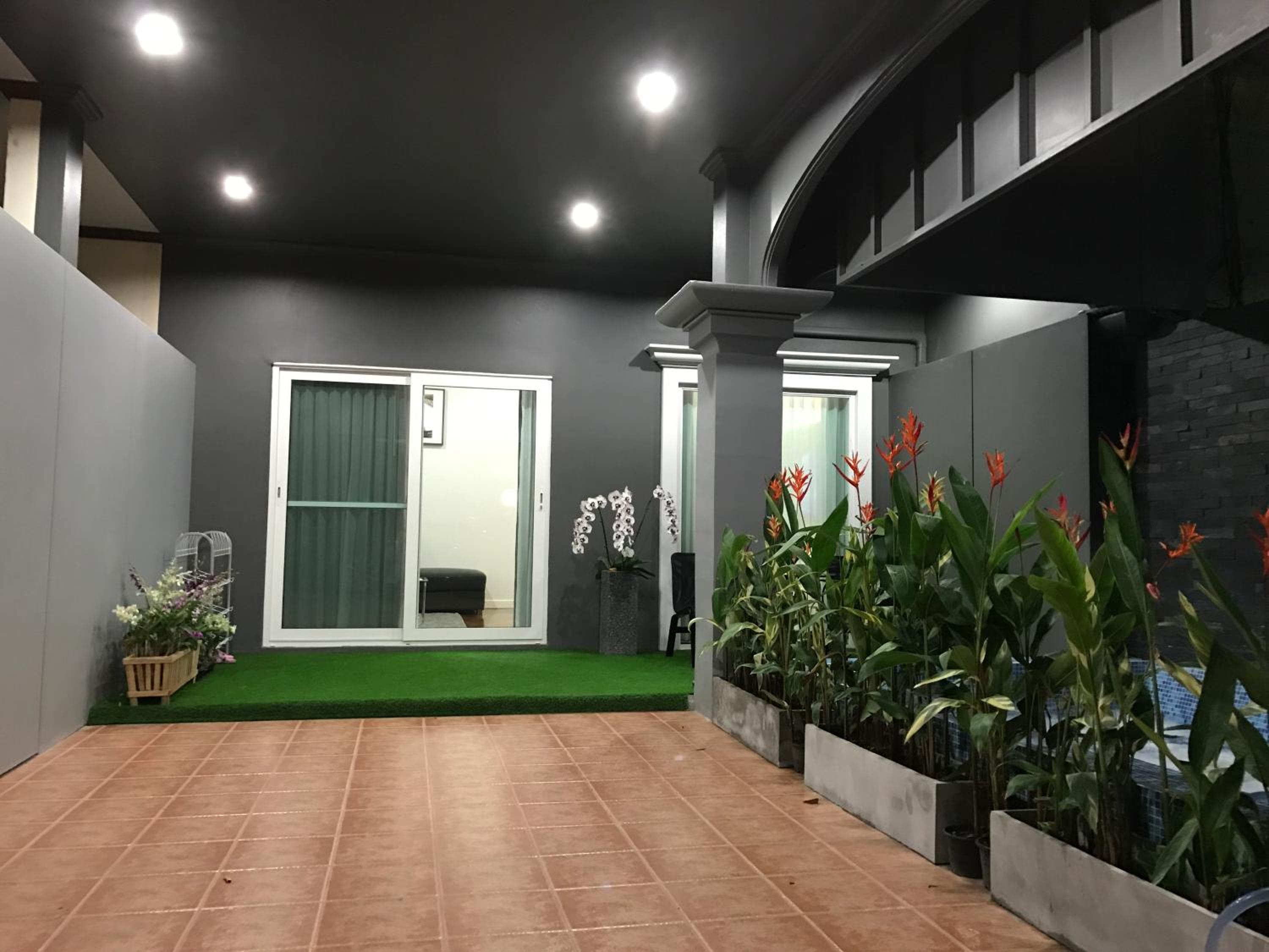 Three-Bedroom Villa - Photo 13