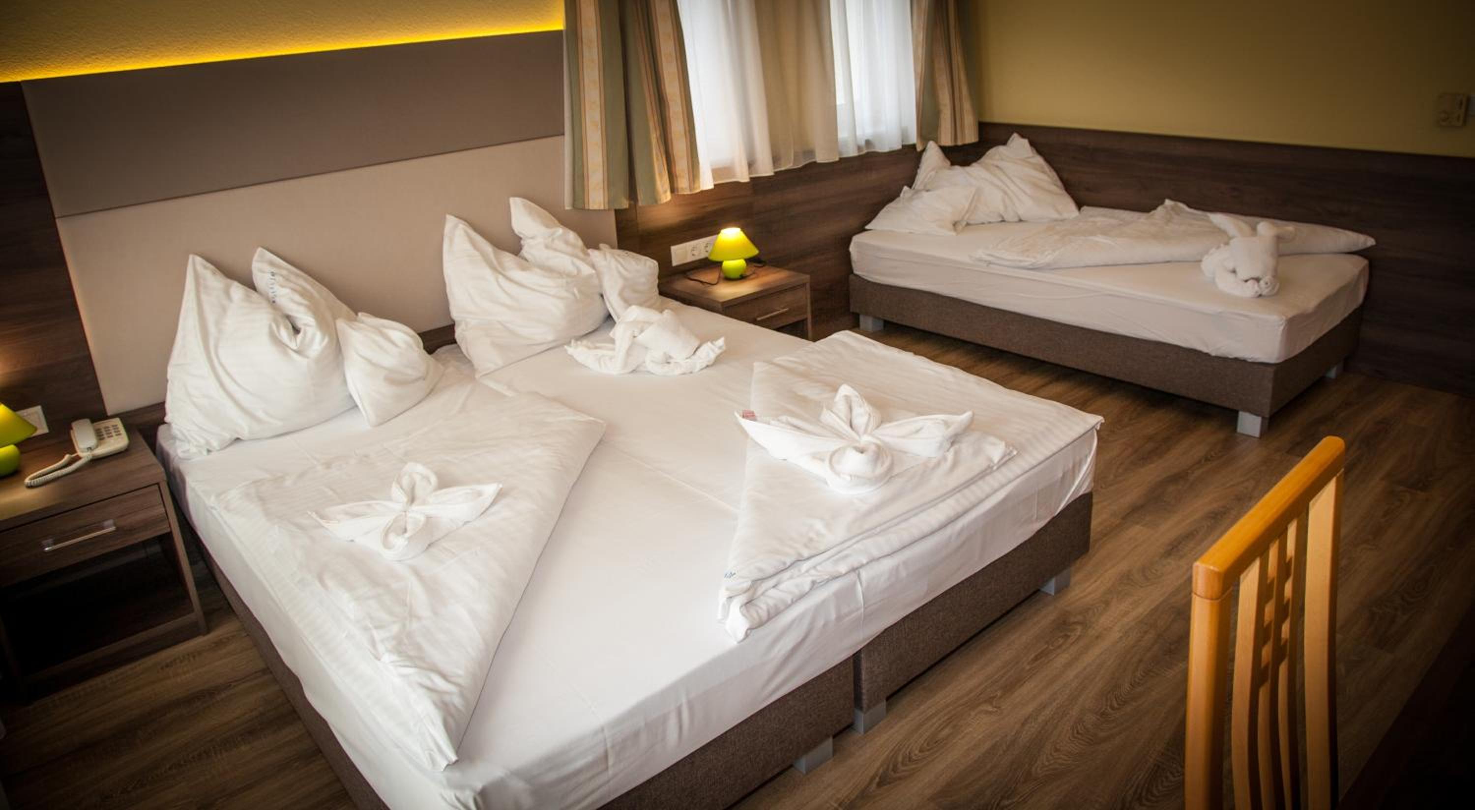 Triple Room with Bathroom - Photo 1