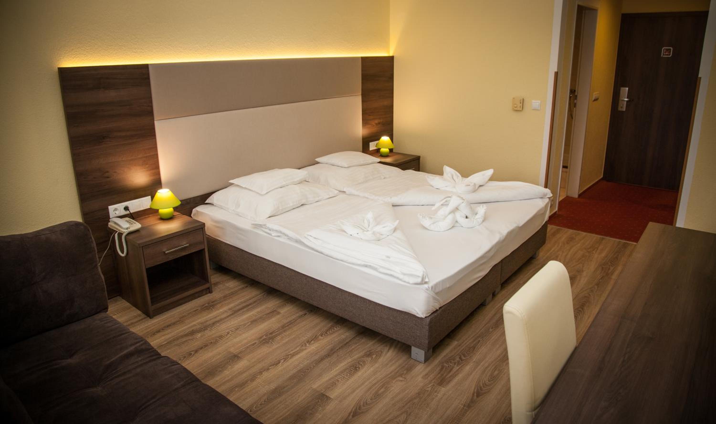 Double Room - Photo 8
