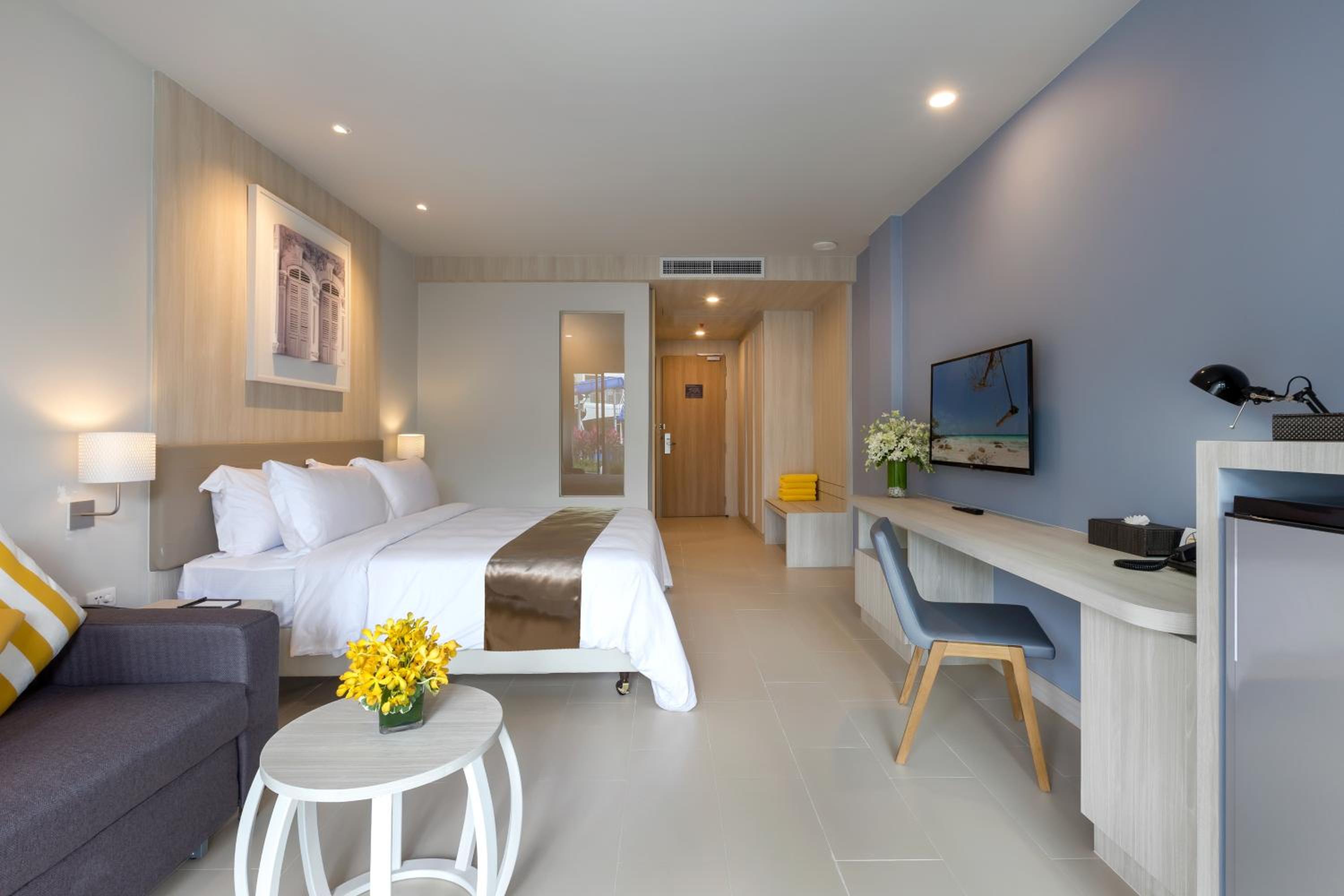 Deluxe Double or Twin Room with Pool Access - Beach Wing photo 2