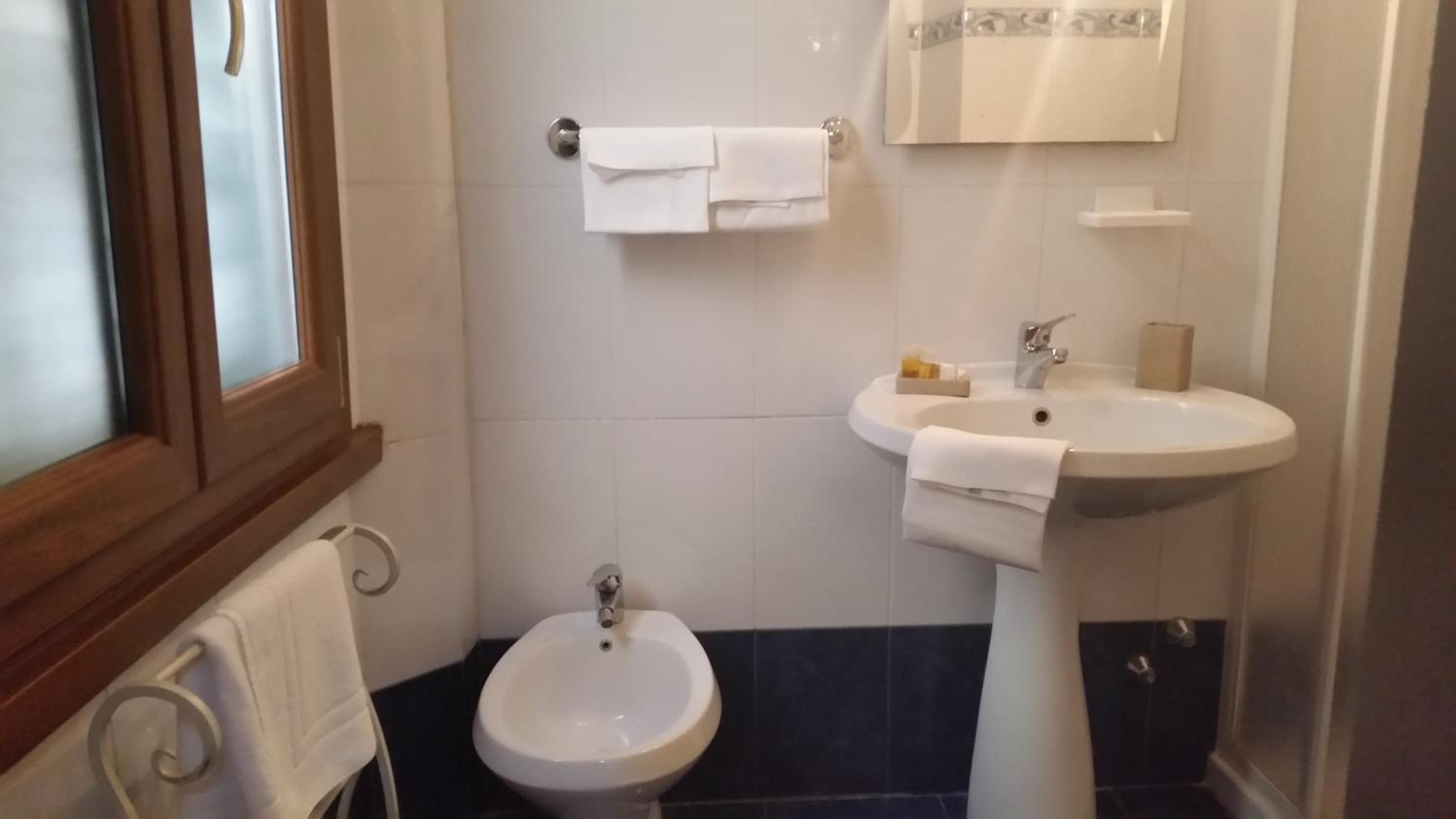 Standard Triple Room photo 2