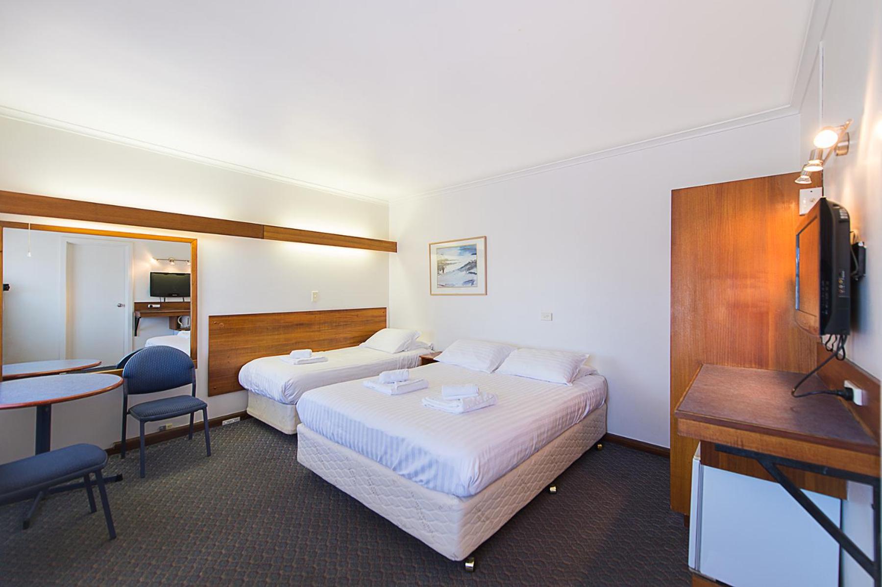 Budget Twin Room photo 3