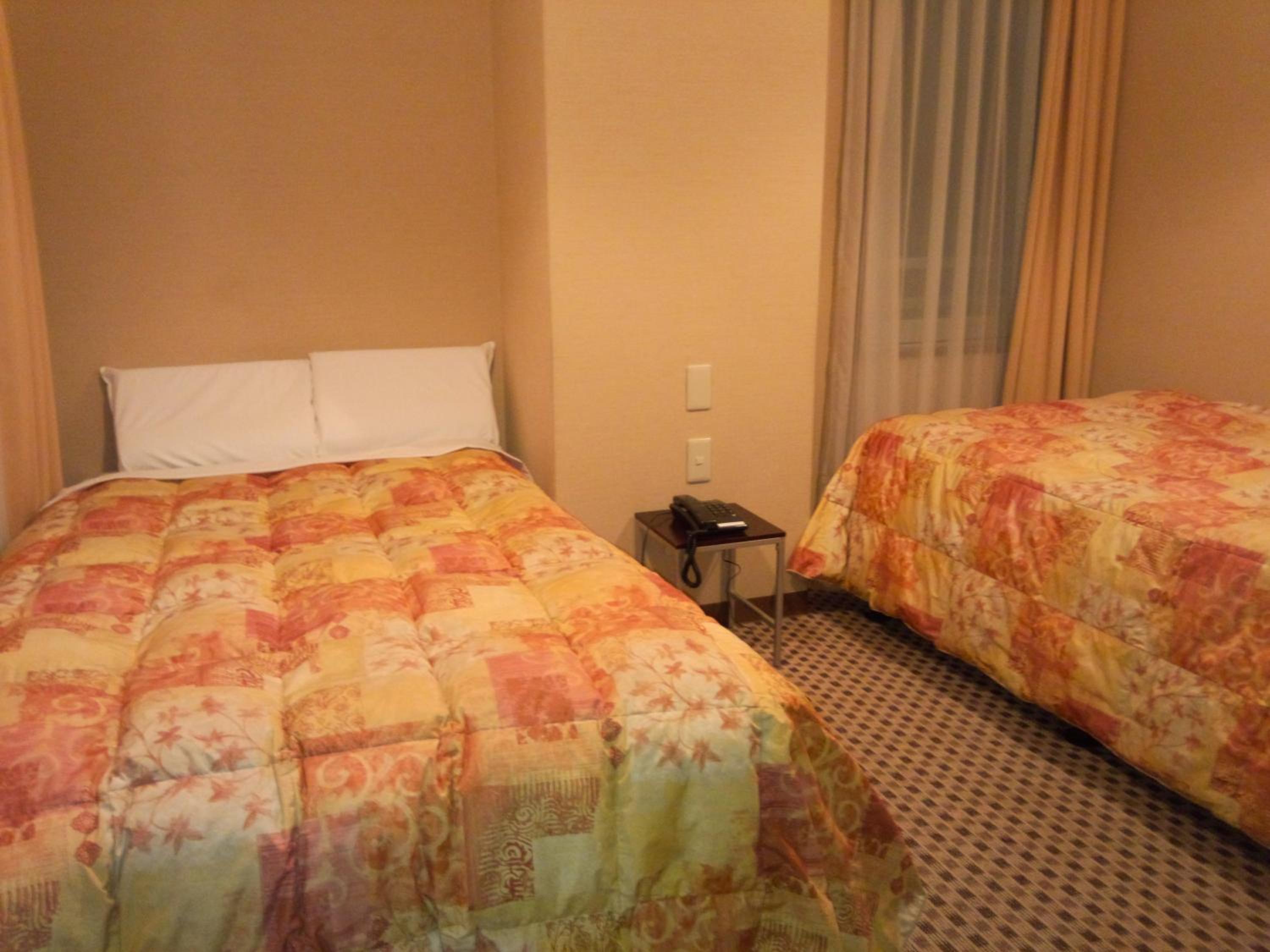 Twin Room - Smoking photo 1