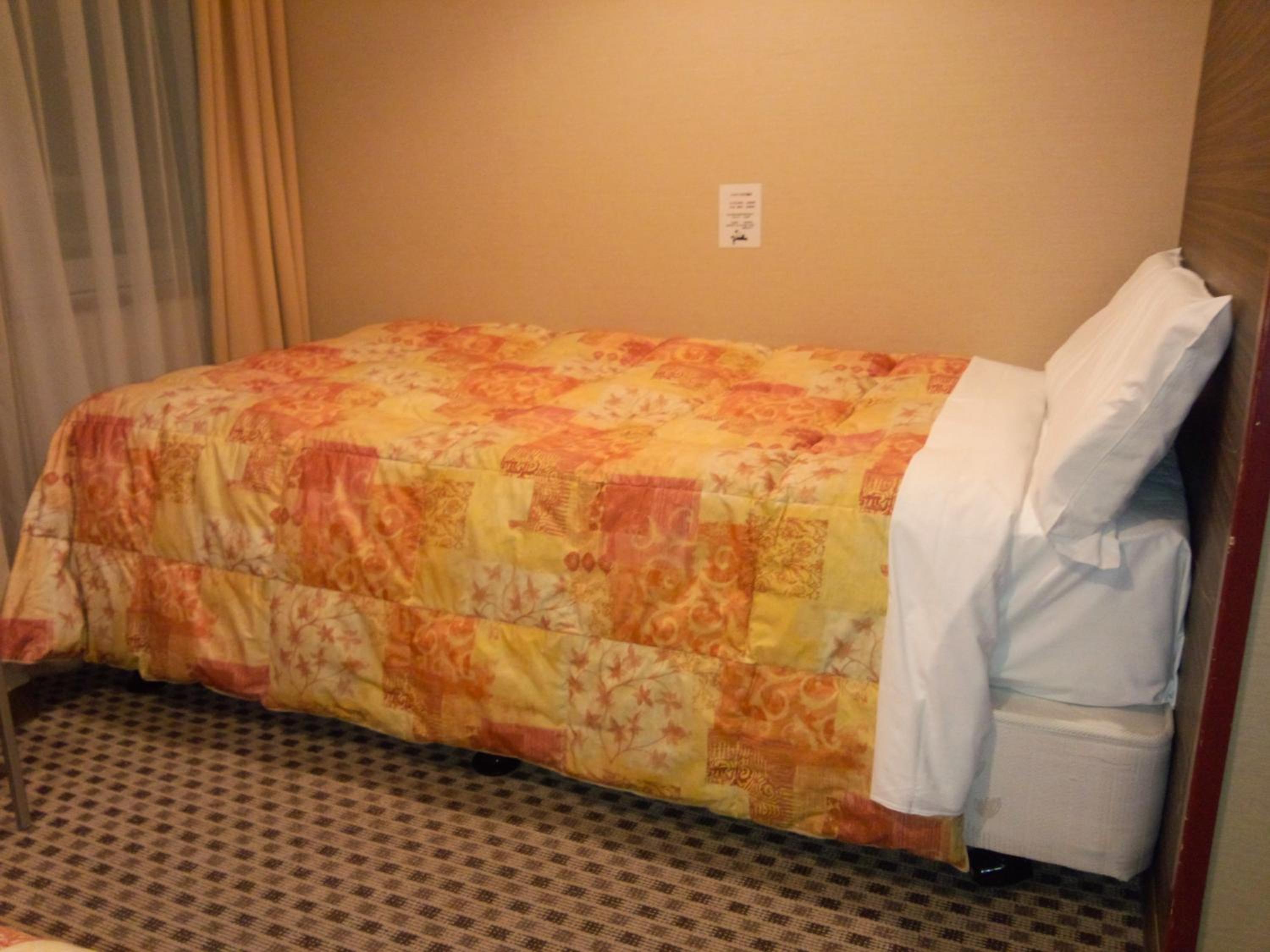 Twin Room - Non-Smoking photo 1