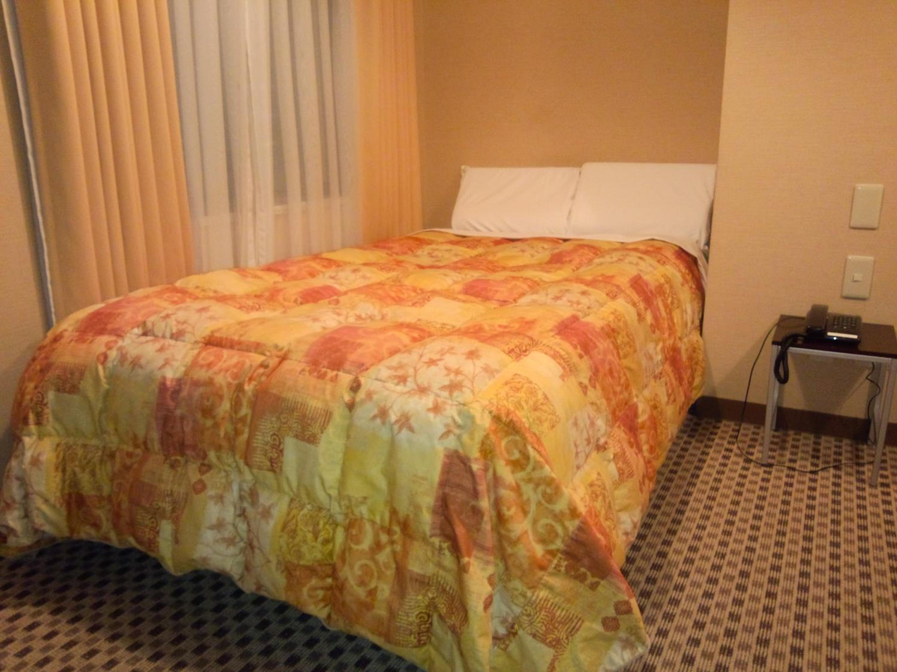 Twin Room - Smoking photo 3