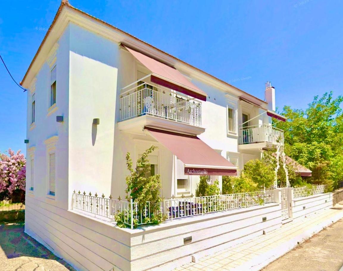 One-Bedroom Apartment with Balcony