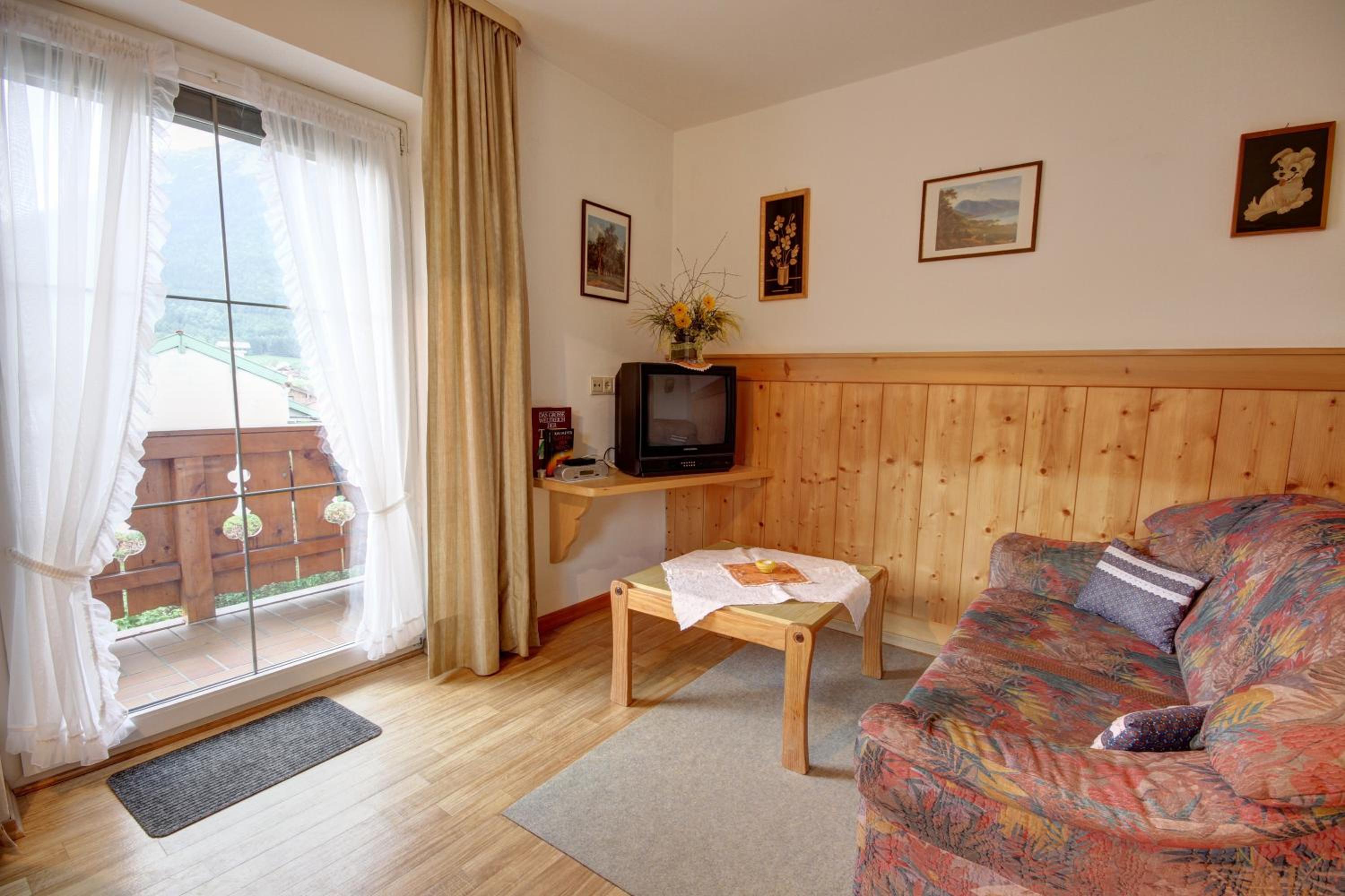 Apartment with Mountain View photo 1