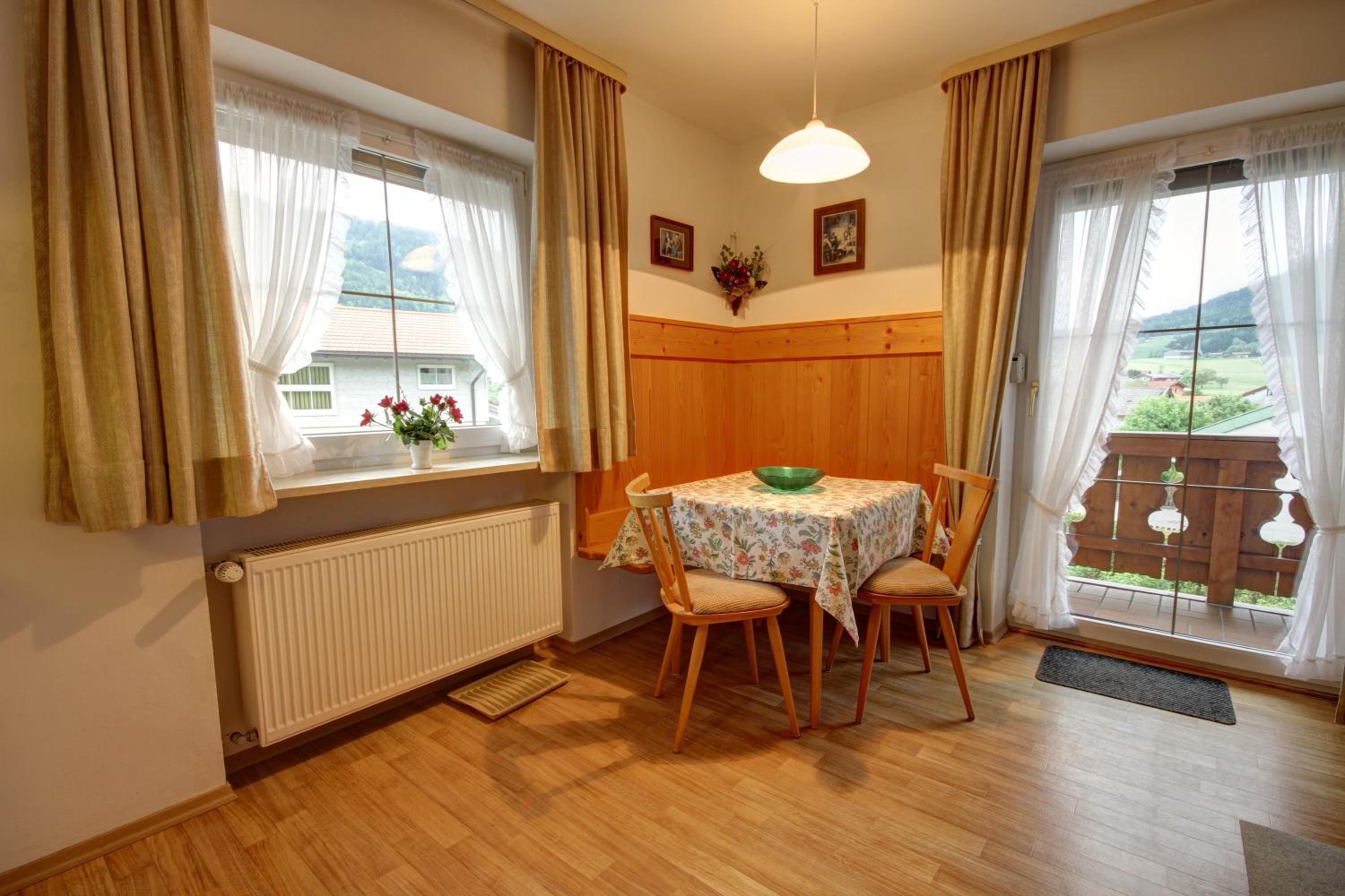 Apartment with Mountain View photo 3