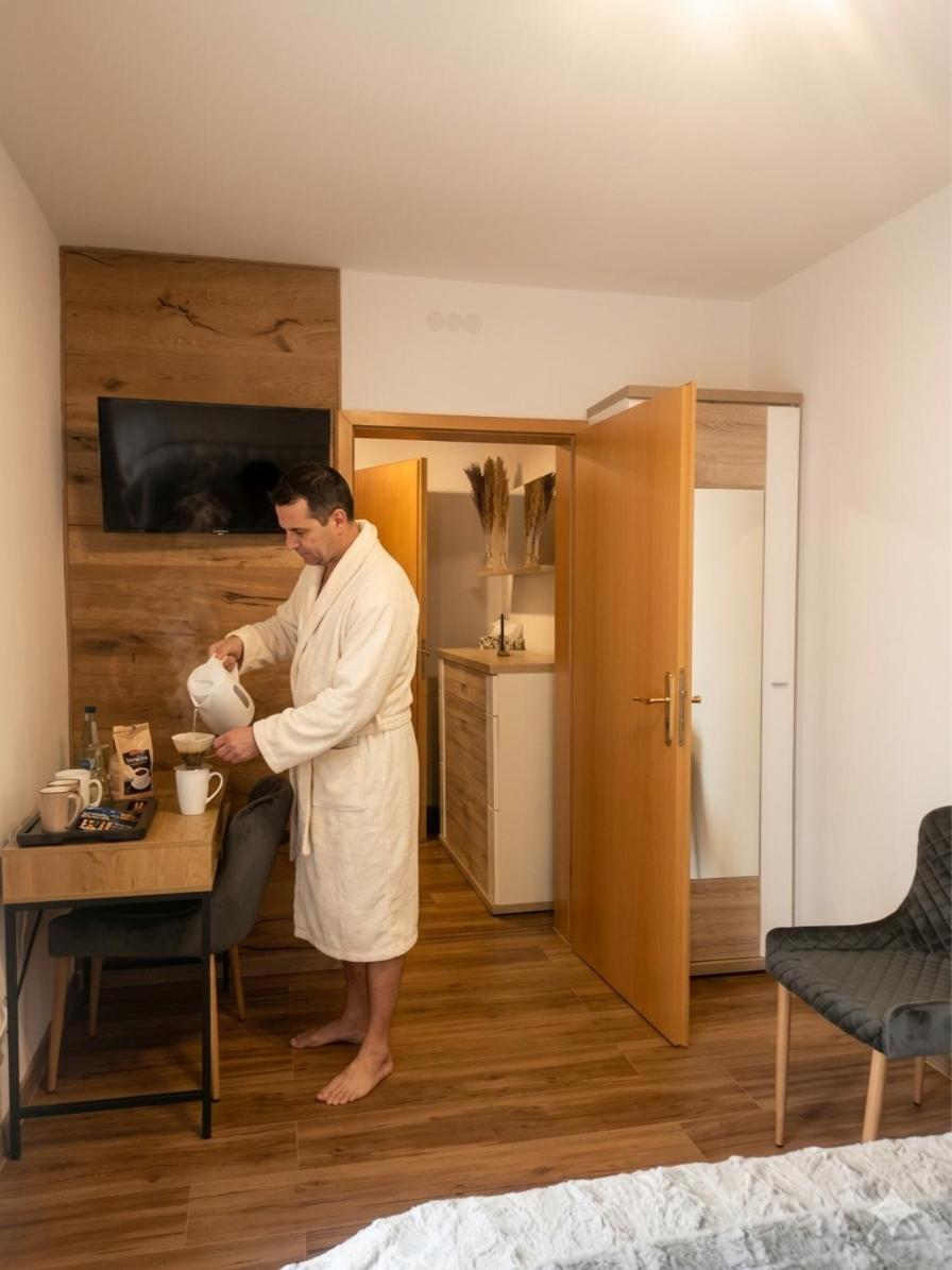 Deluxe King Room photo 2