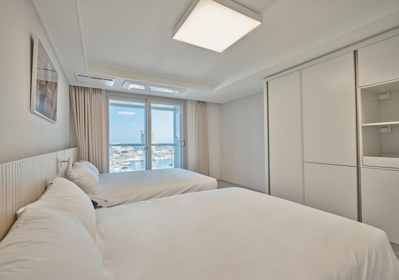 [Limited-time Offer] 4-Person Room (Random Assignment) photo 2