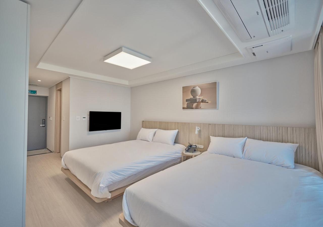 [Limited-time Offer] 4-Person Room (Random Assignment) photo 3