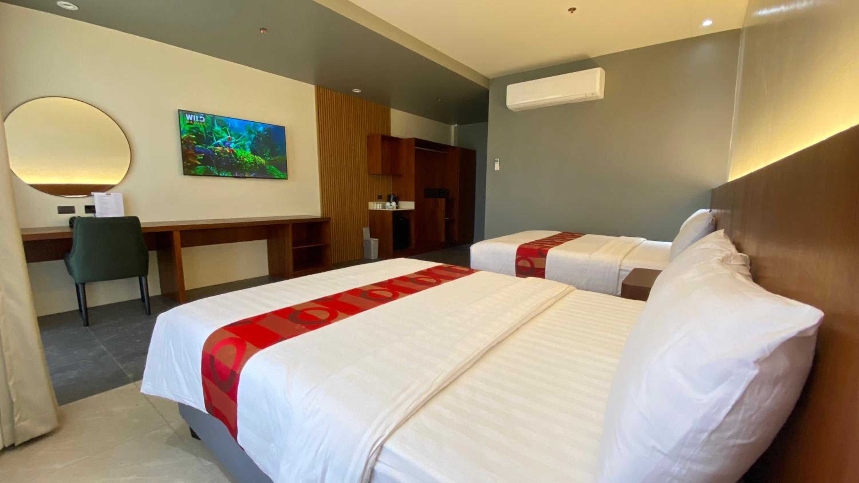 Deluxe Queen Room with Two Queen Beds