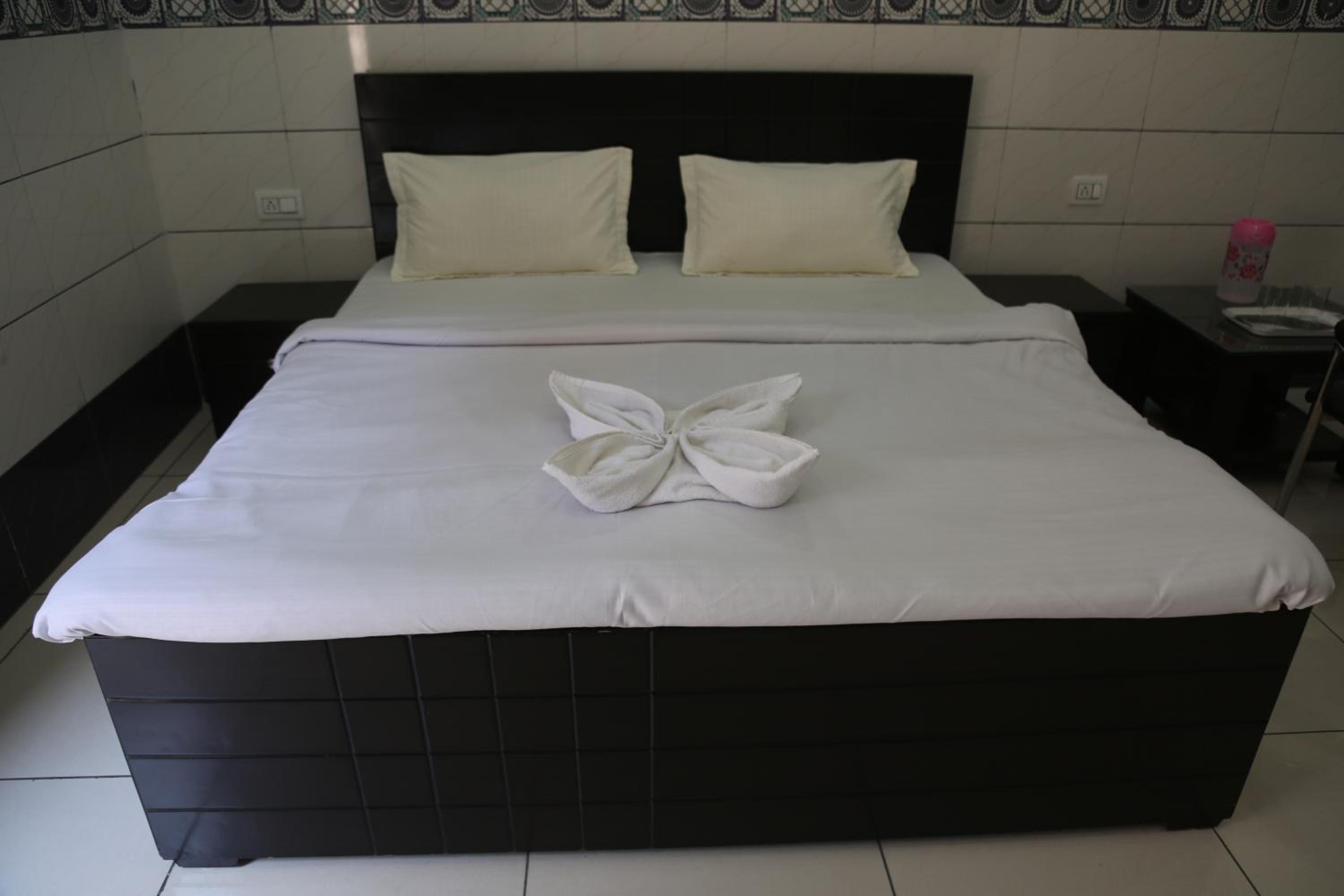 Deluxe Double Room with Shower