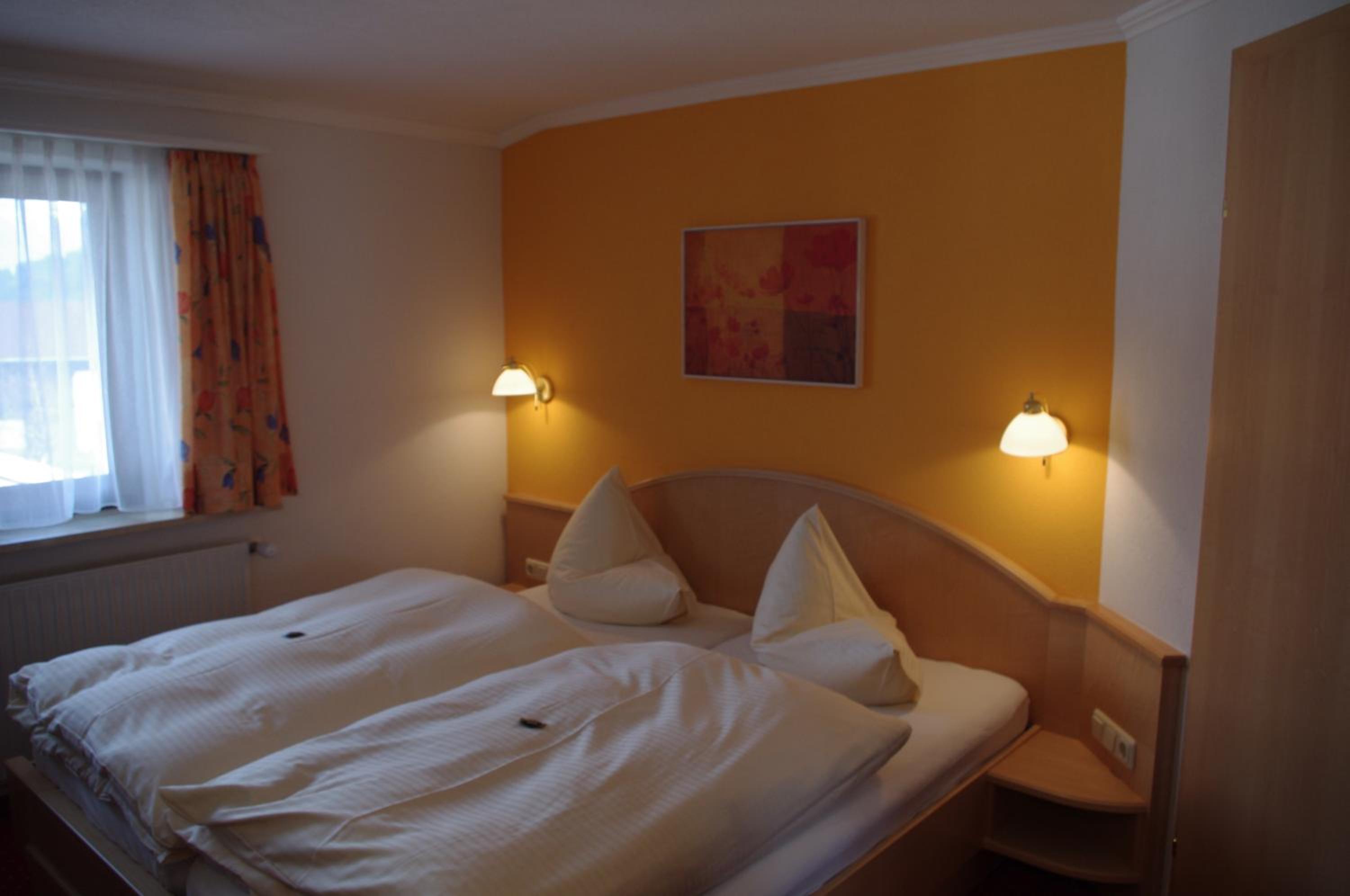 Standard Double Room - Photo 10