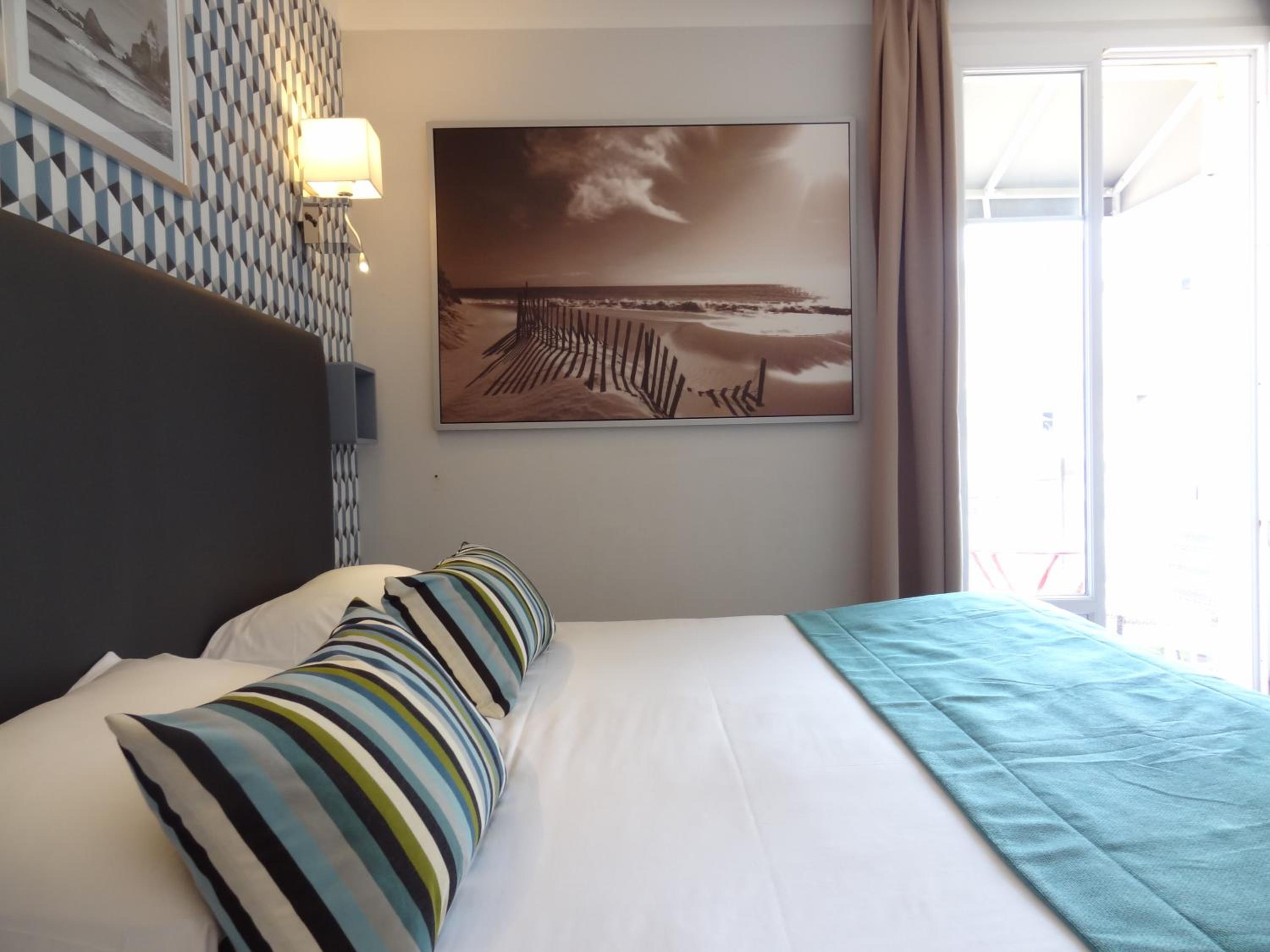 Double Room with Sea View - Photo 2