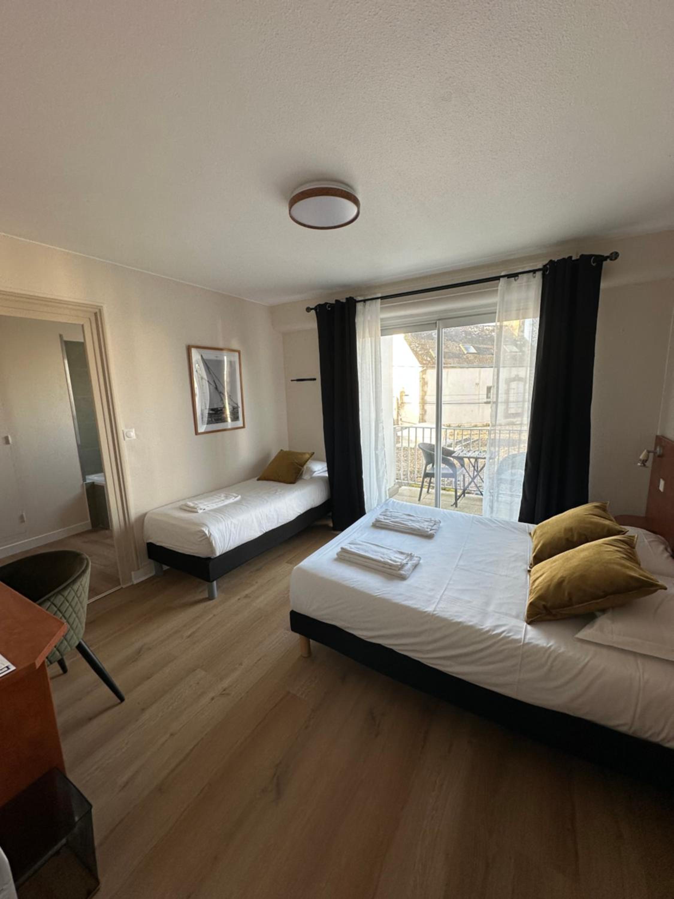 Superior Triple Room photo 2
