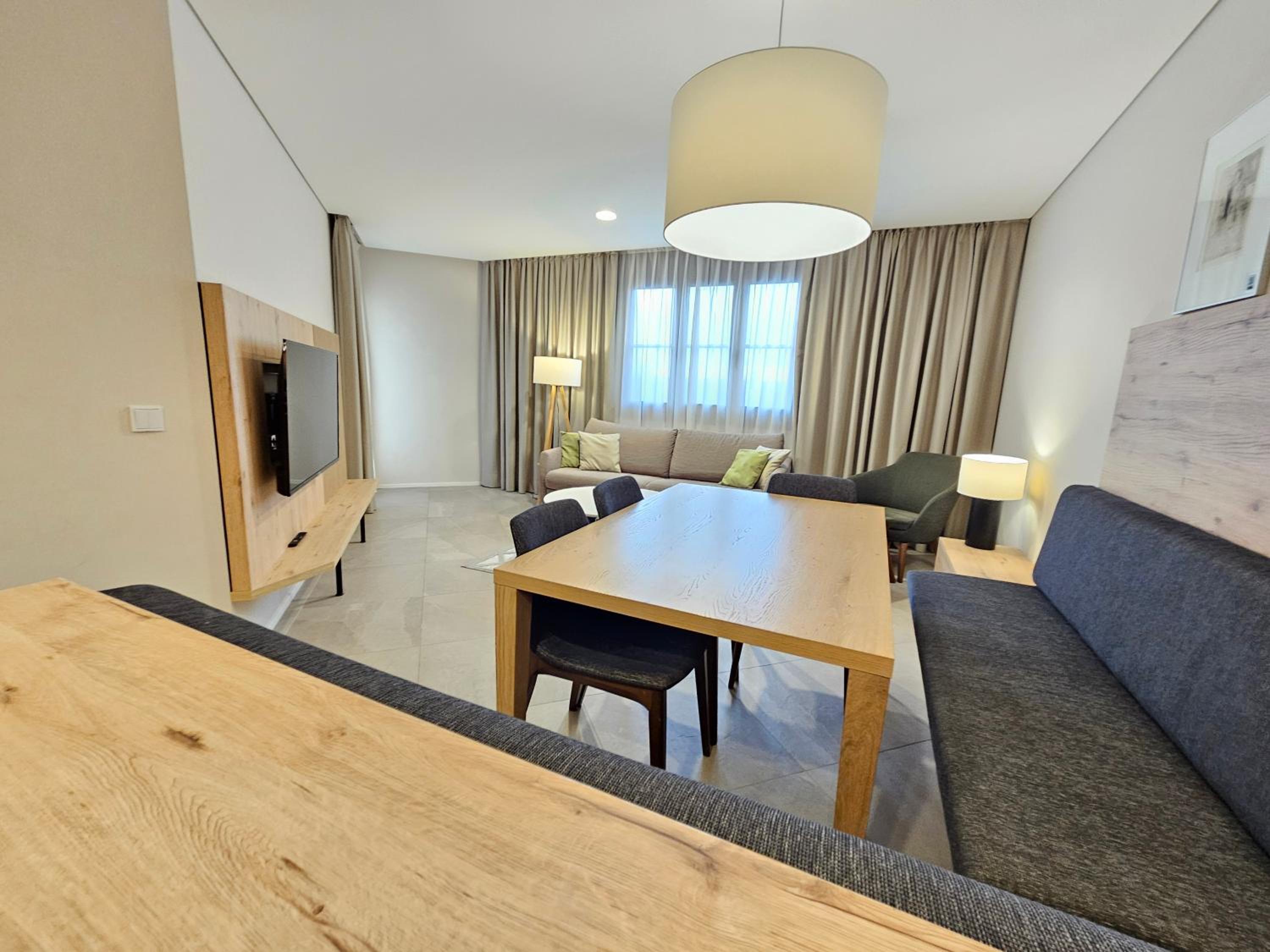 Two-Bedroom Apartment with Balcony photo 2