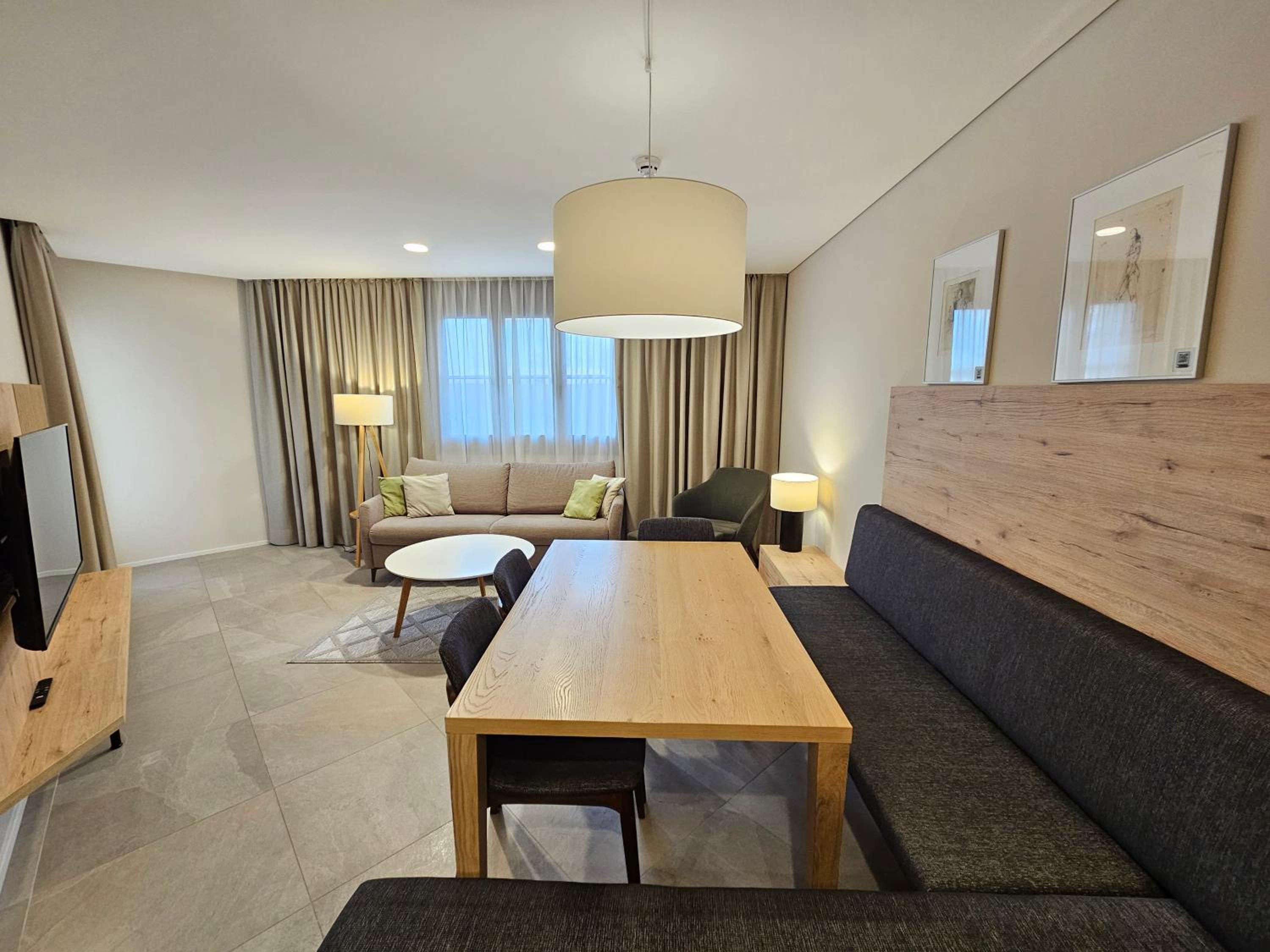 Two-Bedroom Apartment with Balcony photo 3