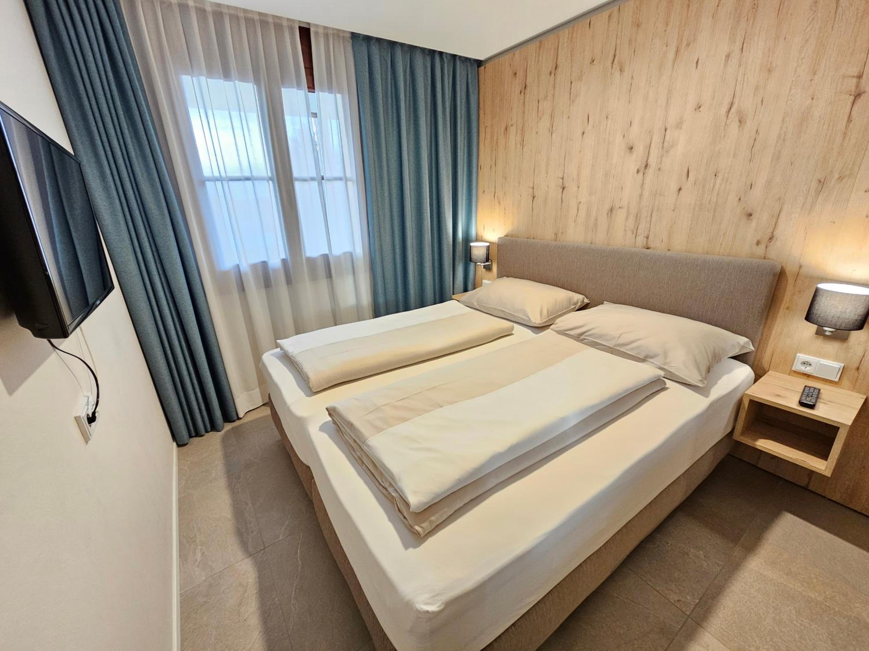 One-Bedroom Apartment with Balcony
